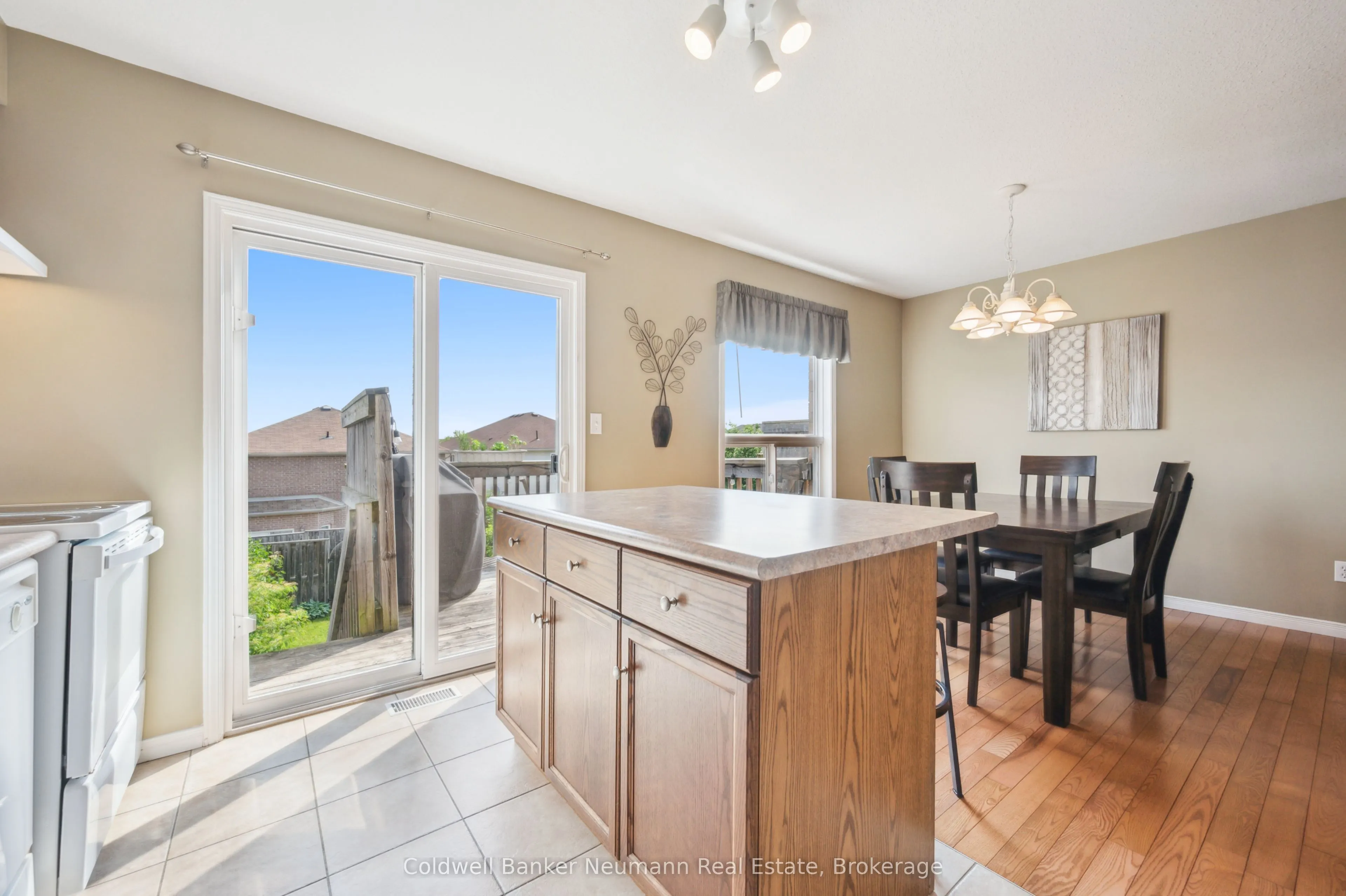 60 Hasler Crescent