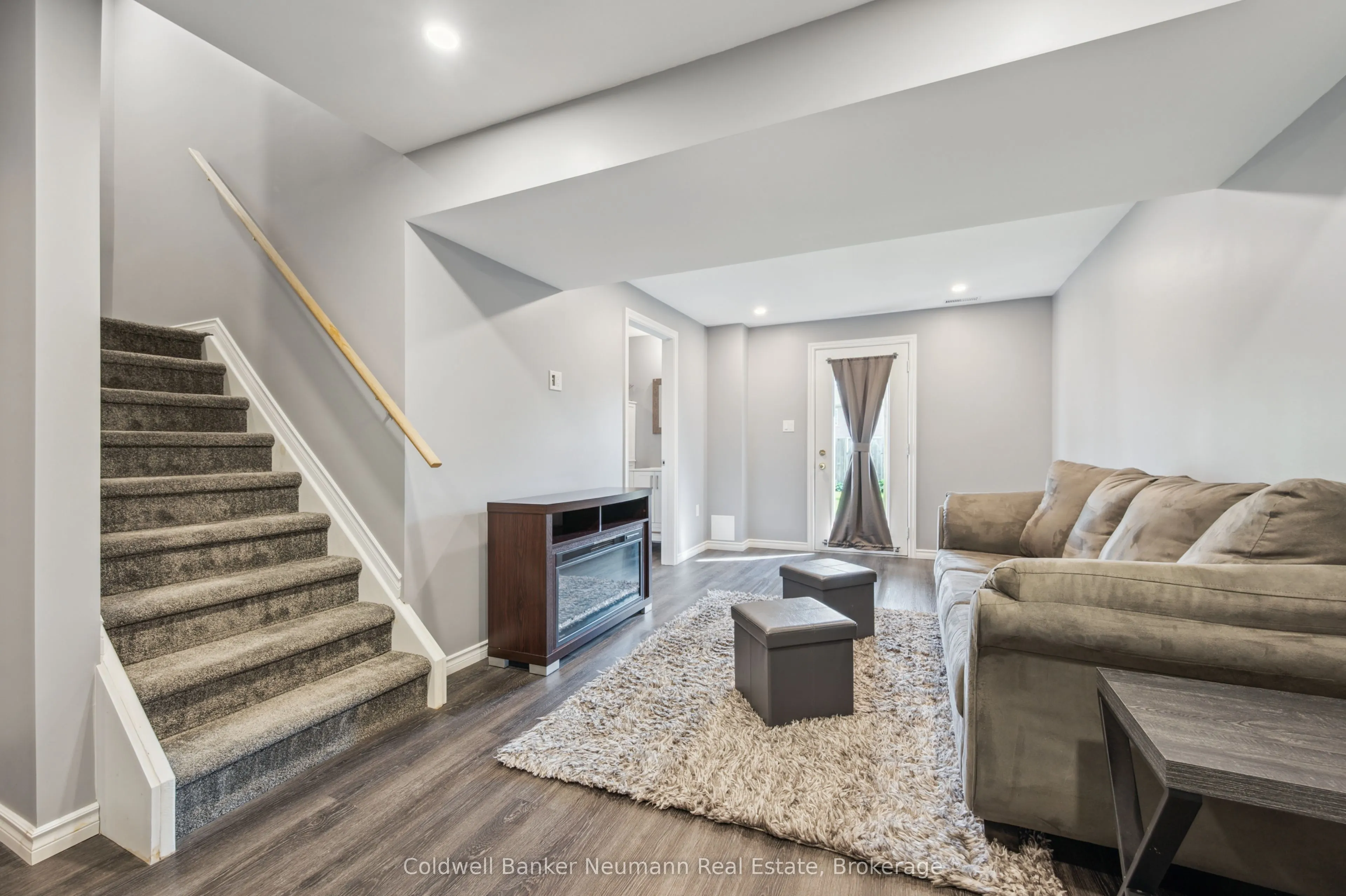 60 Hasler Crescent