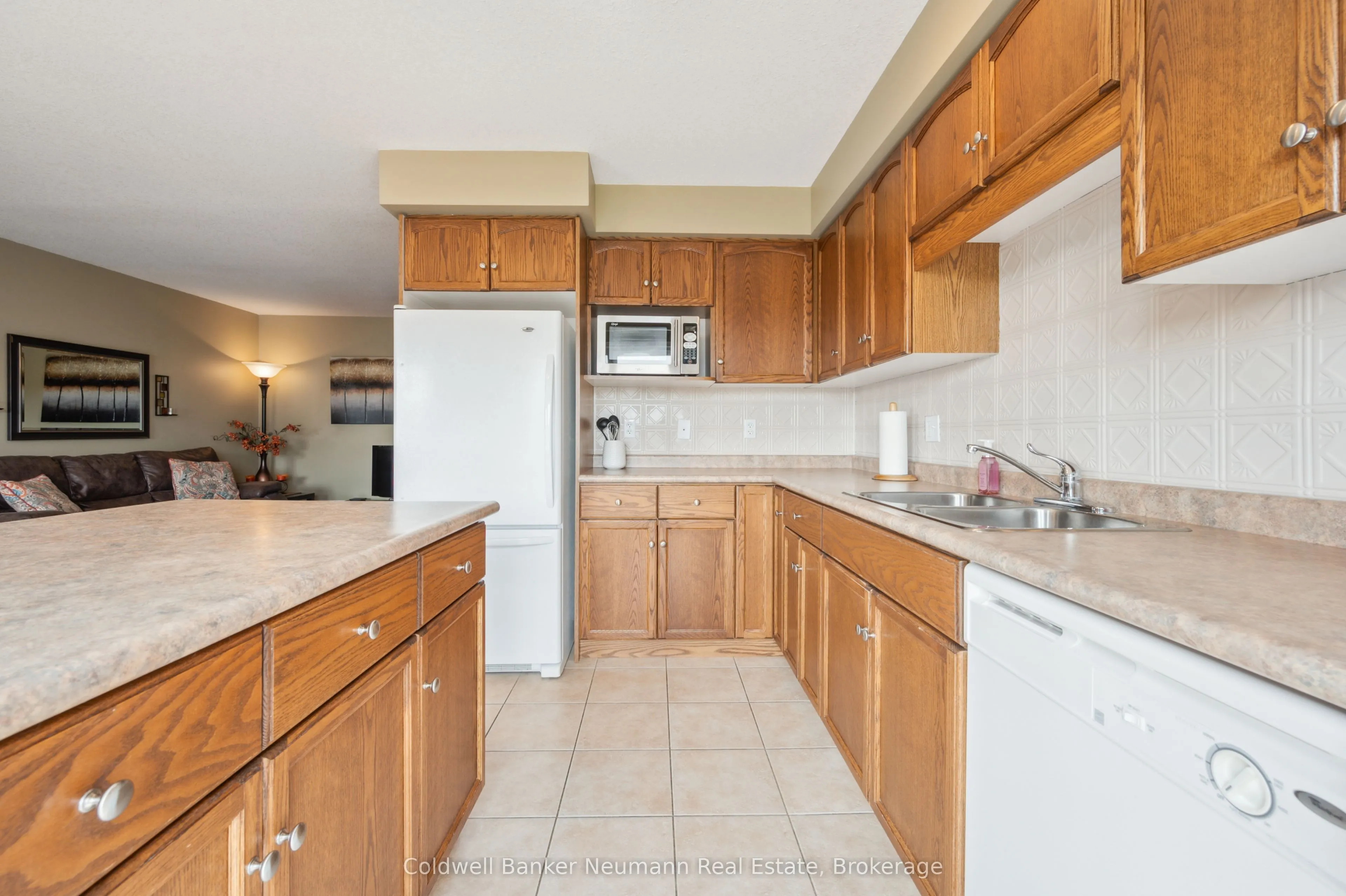 60 Hasler Crescent
