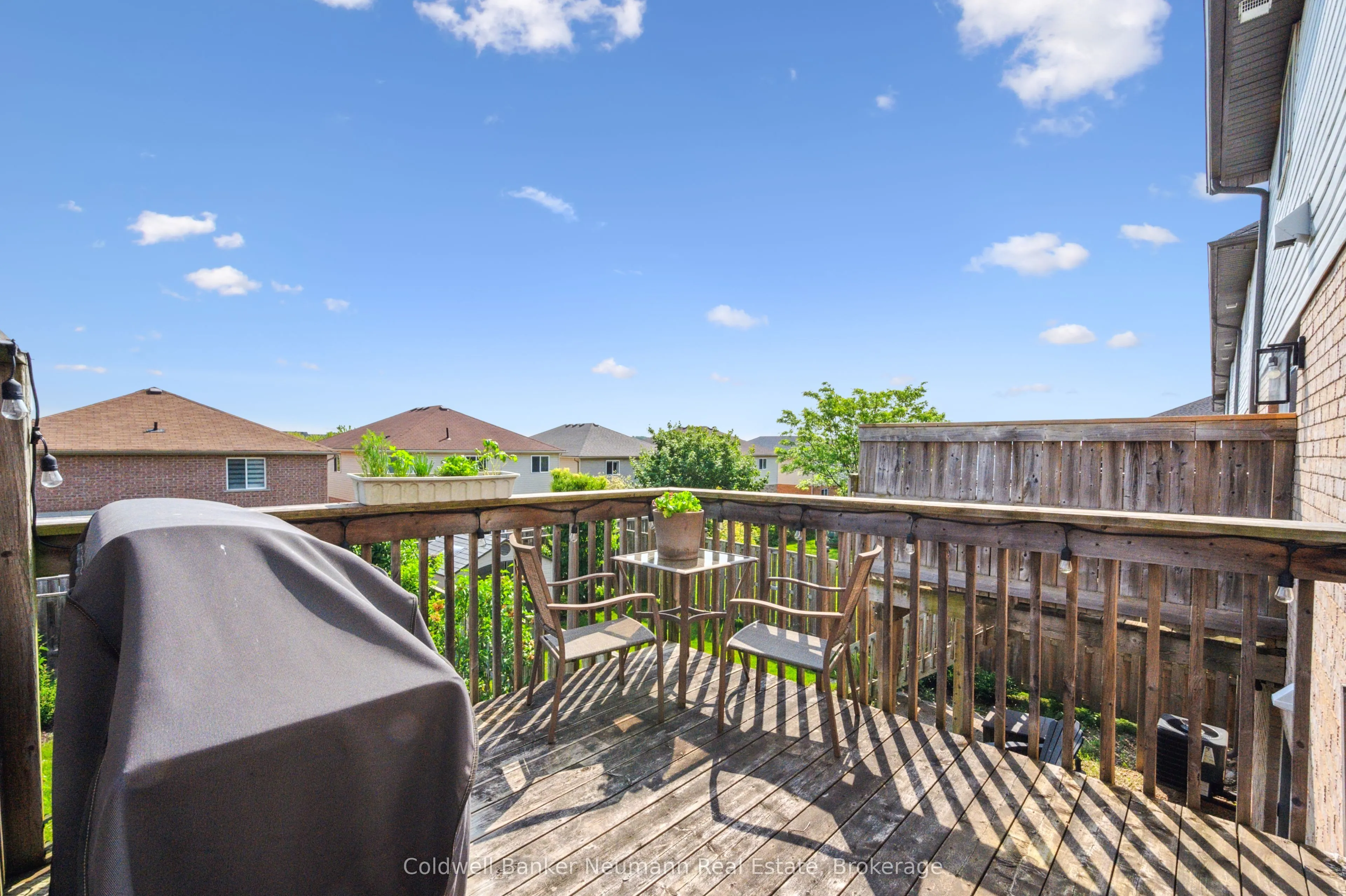60 Hasler Crescent