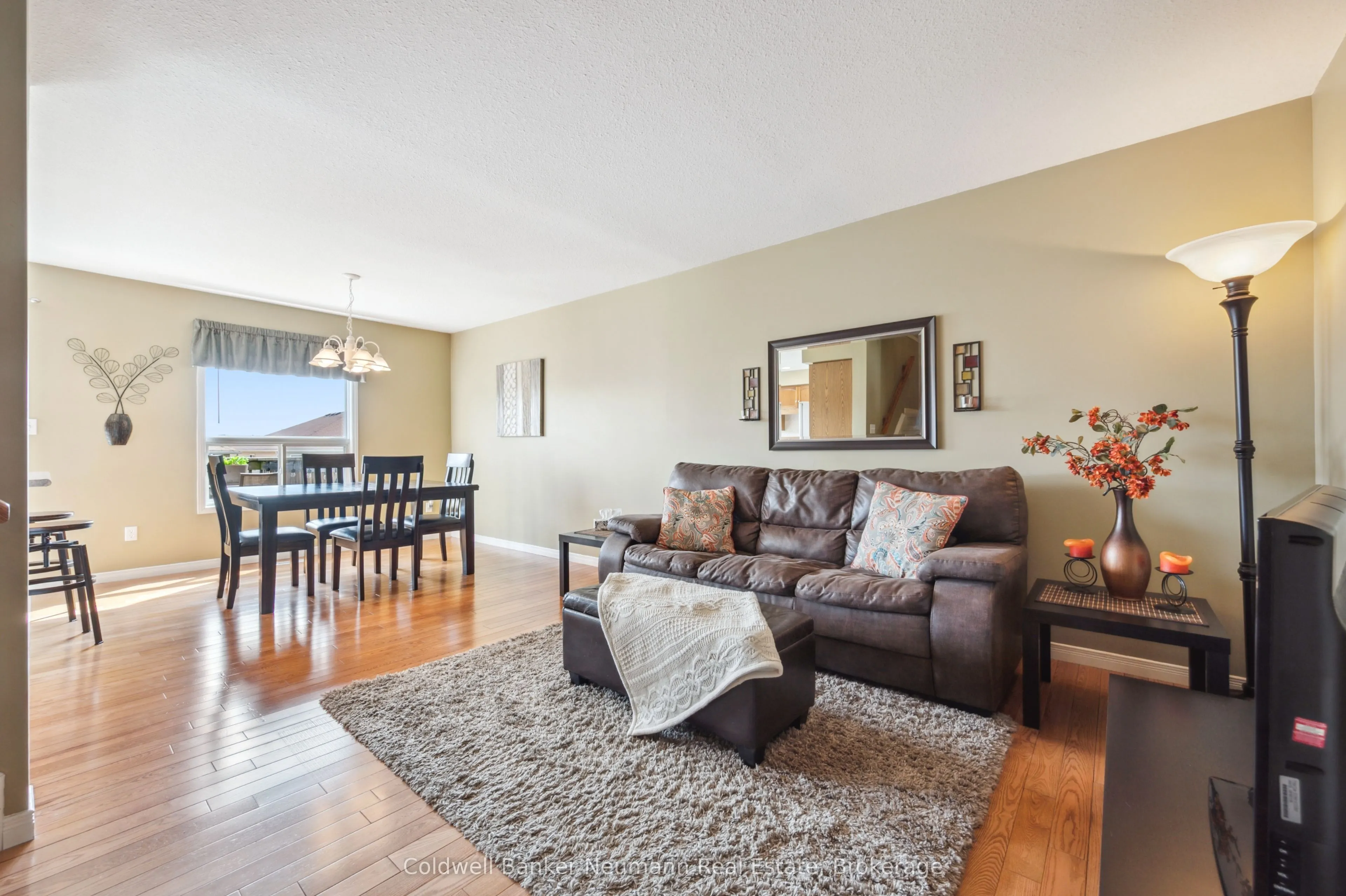 60 Hasler Crescent