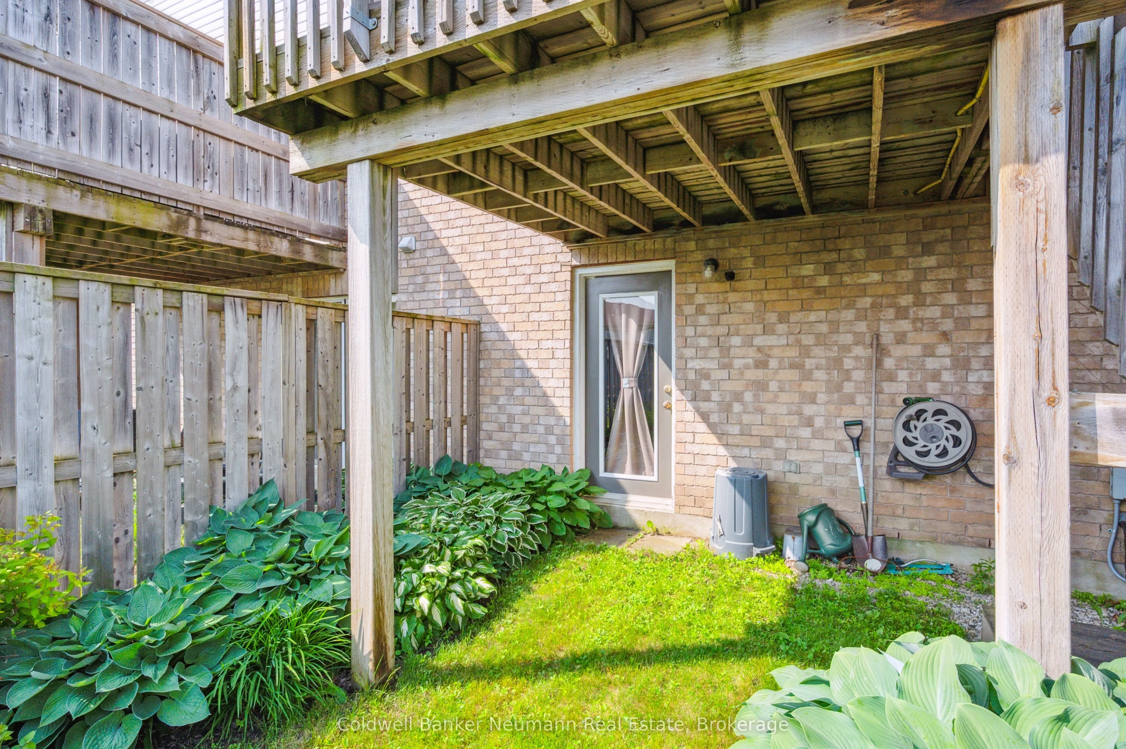 60 Hasler Crescent