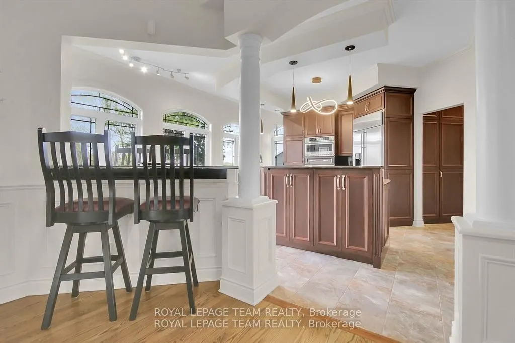 5591 Manotick Main Street