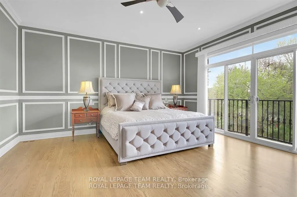 5591 Manotick Main Street
