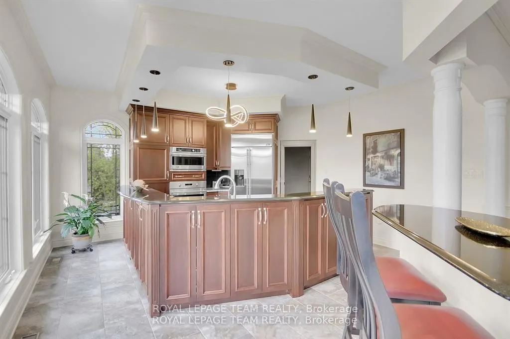 5591 Manotick Main Street