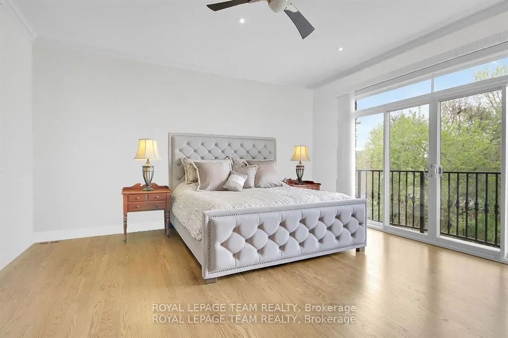 5591 Manotick Main Street