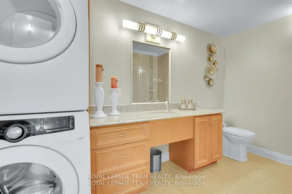 5591 Manotick Main Street