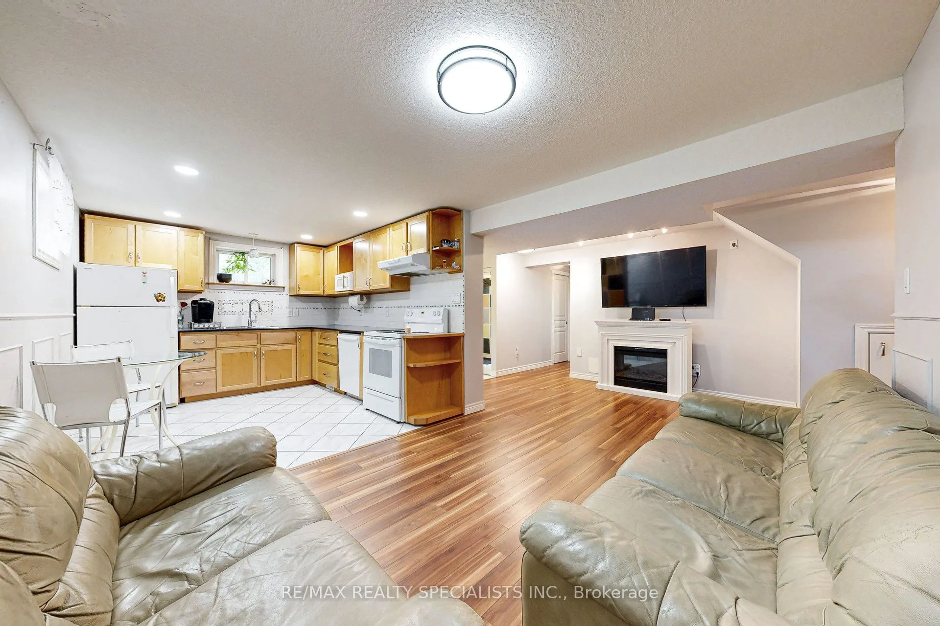 99 Pinnacle Drive