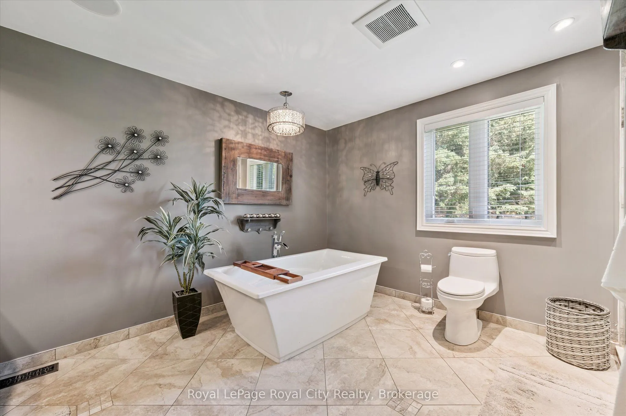 5072 Wellington  32 Road