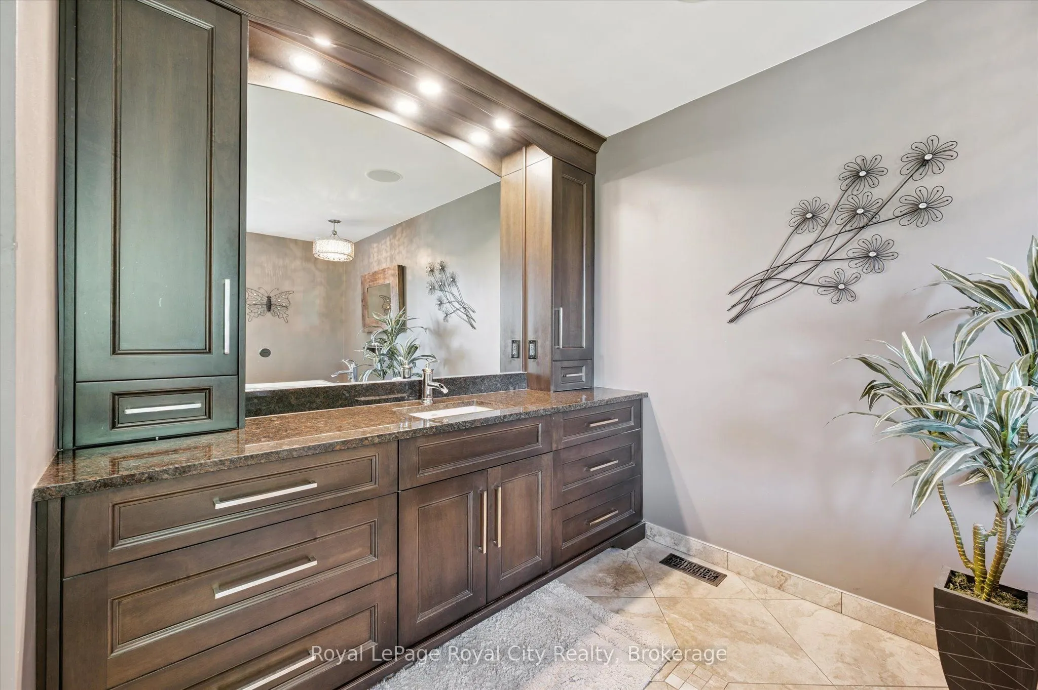 5072 Wellington  32 Road