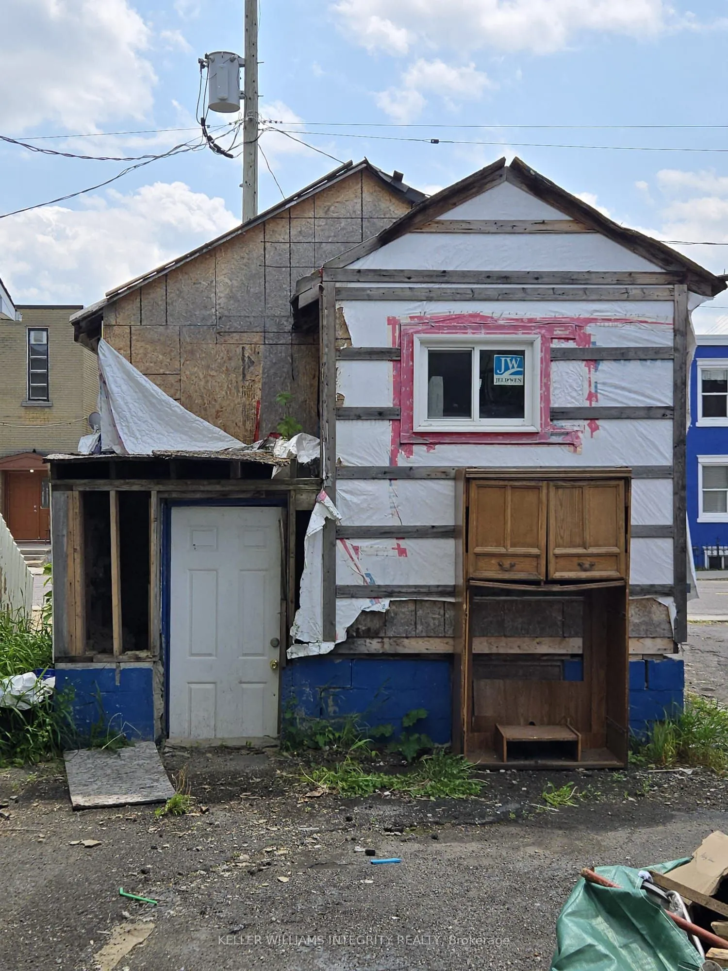 207 Carillon Street