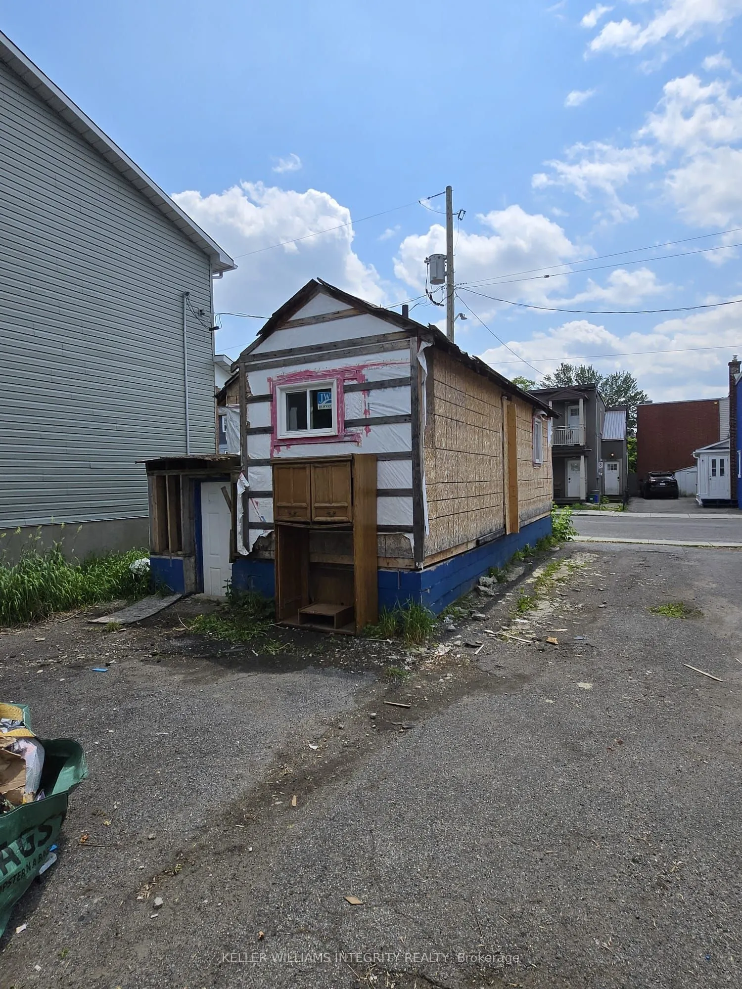 207 Carillon Street