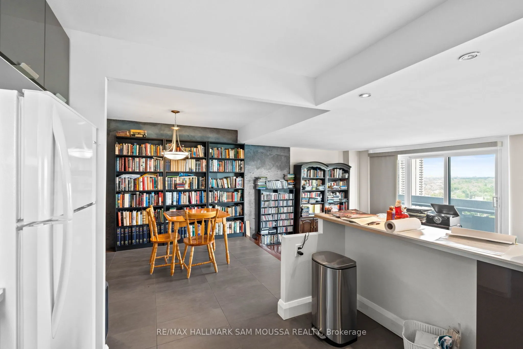 1081 Ambleside Drive, #2003