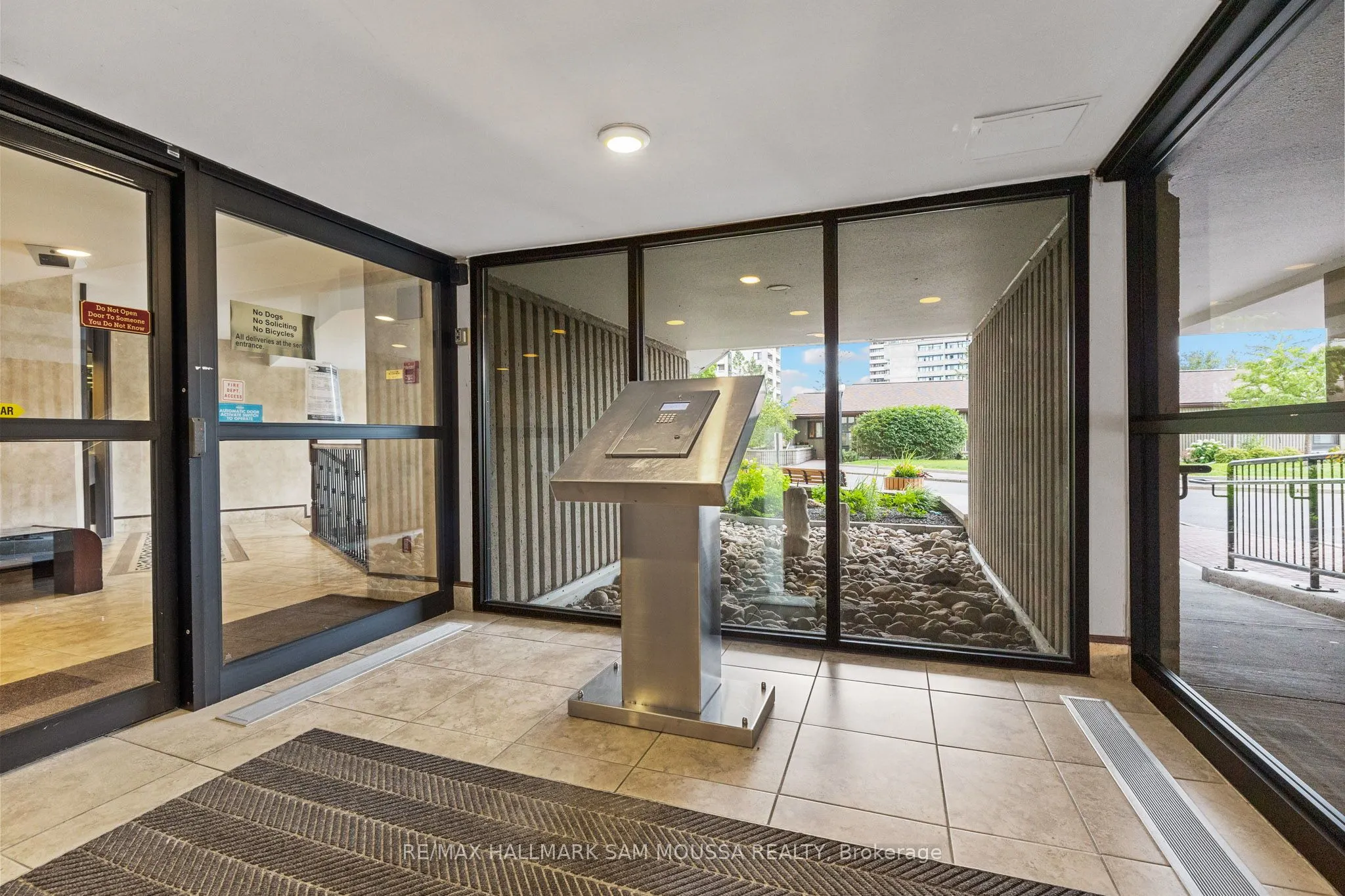 1081 Ambleside Drive, #2003