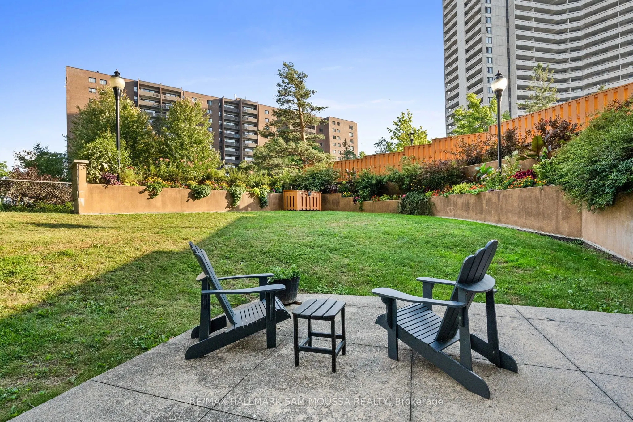 1081 Ambleside Drive, #2003
