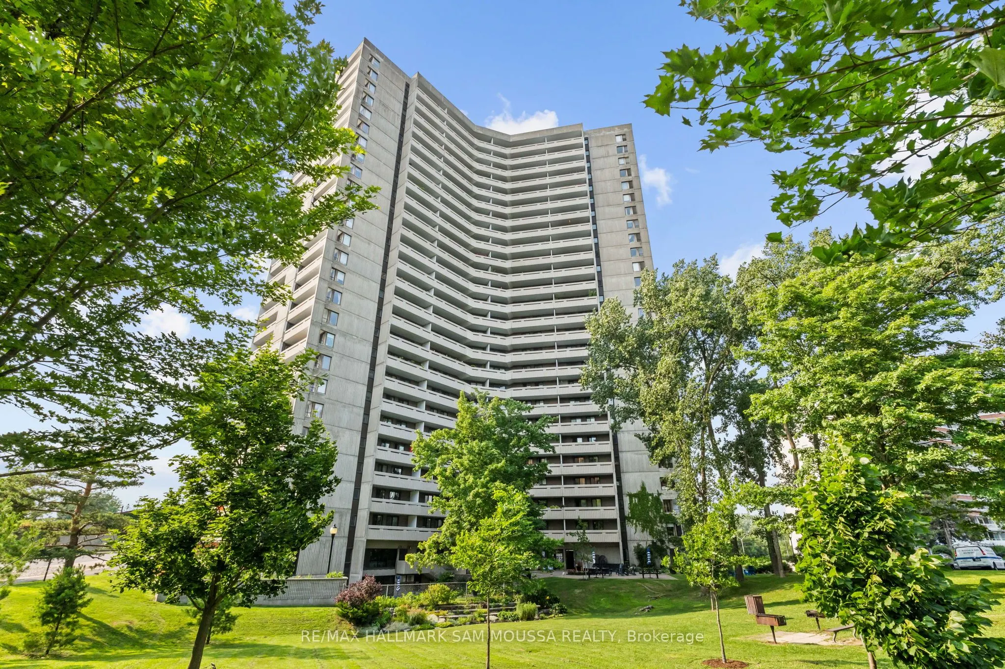1081 Ambleside Drive, #2003