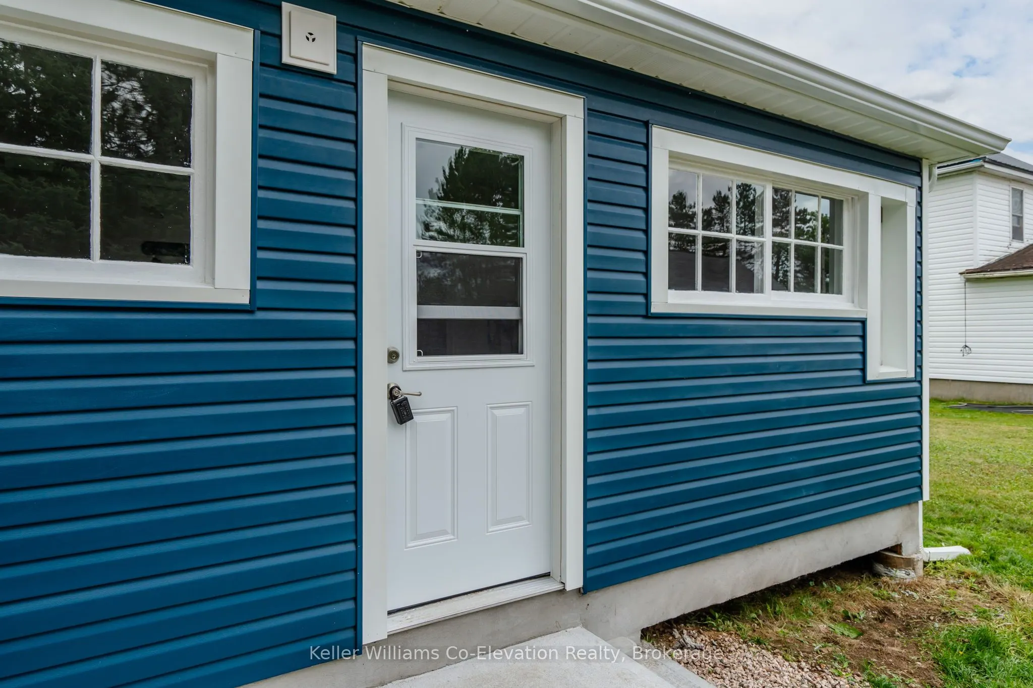 13 TORONTO Avenue