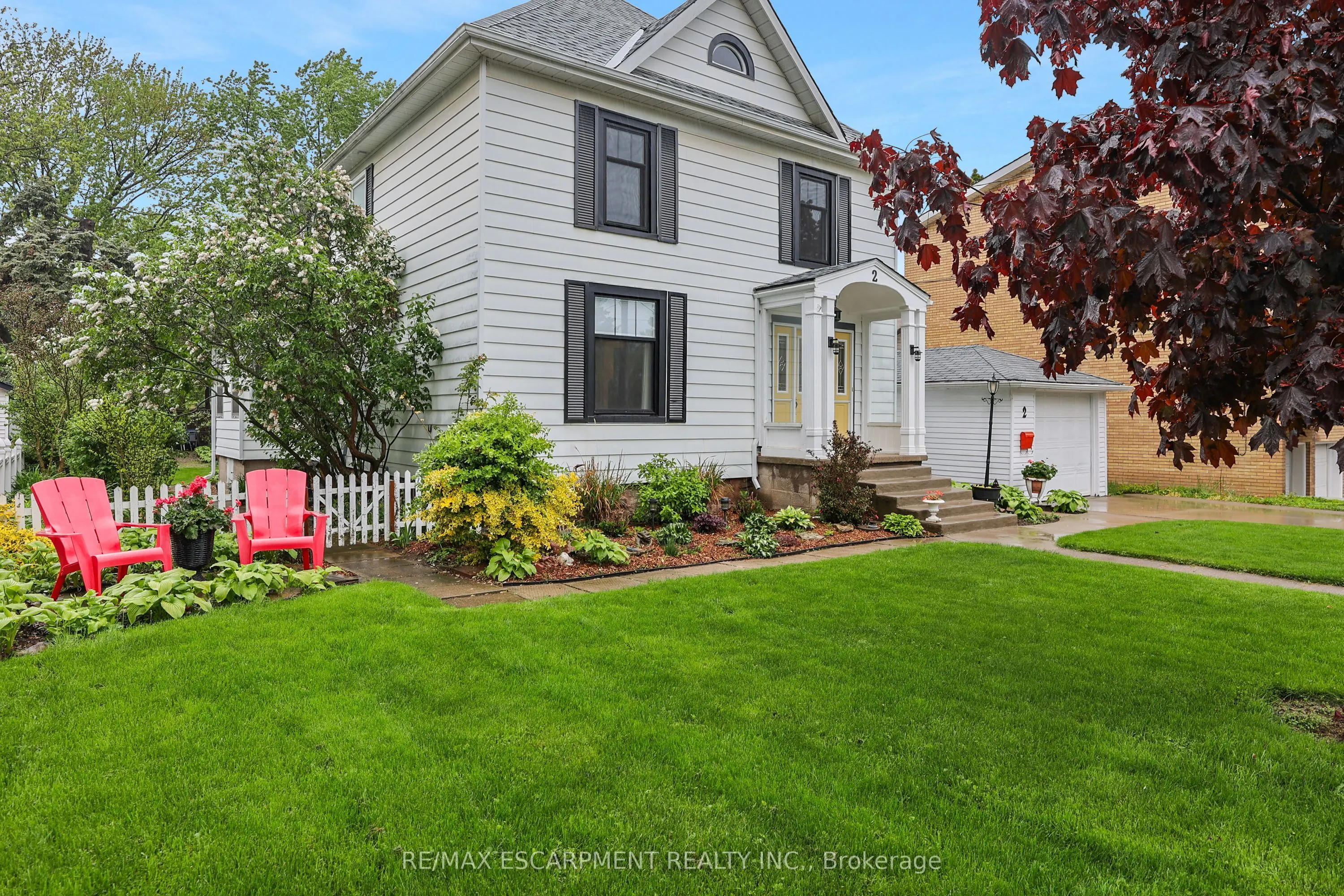 2 Kidd Avenue