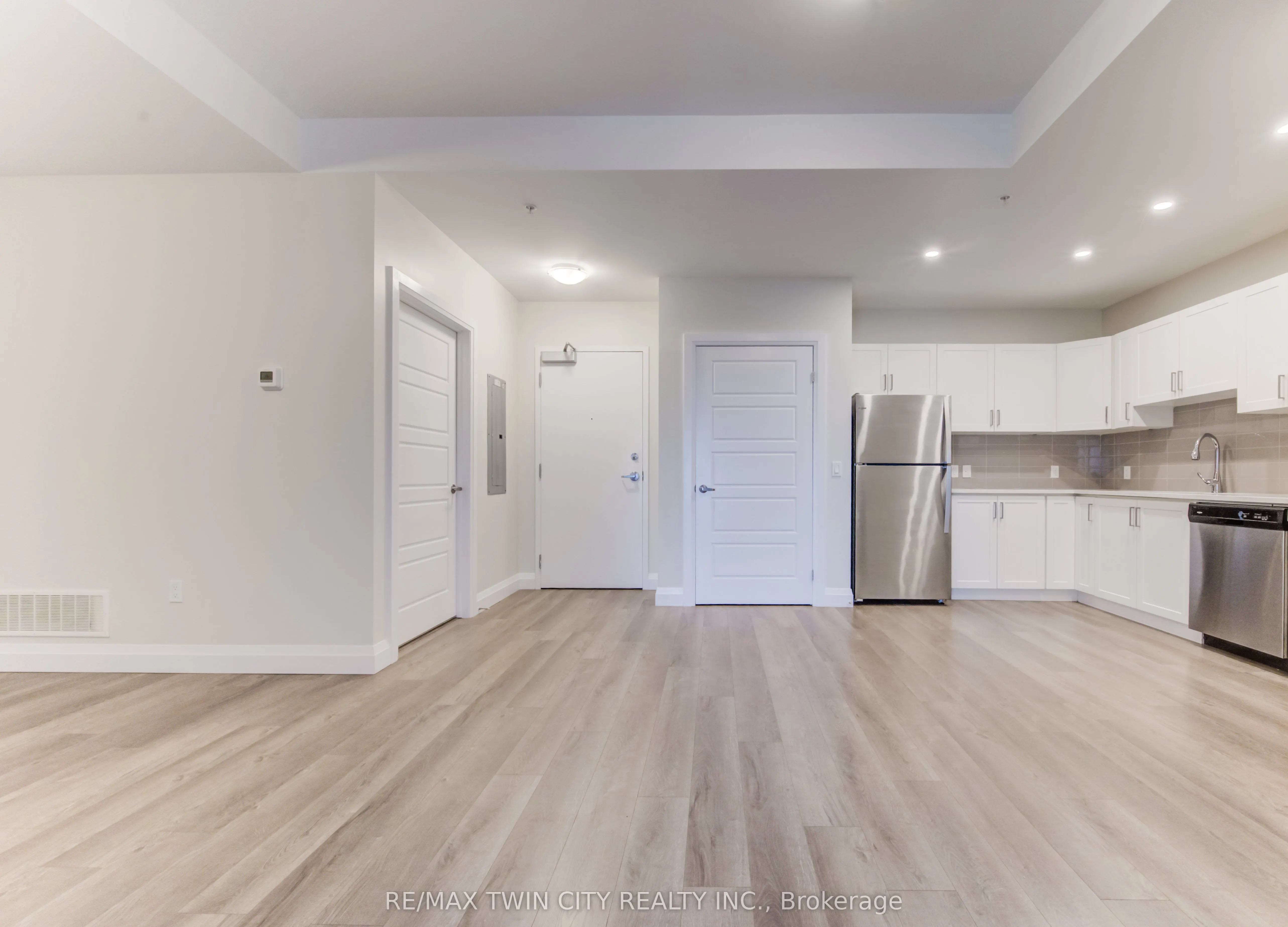 5 Wake Robin Drive, #303