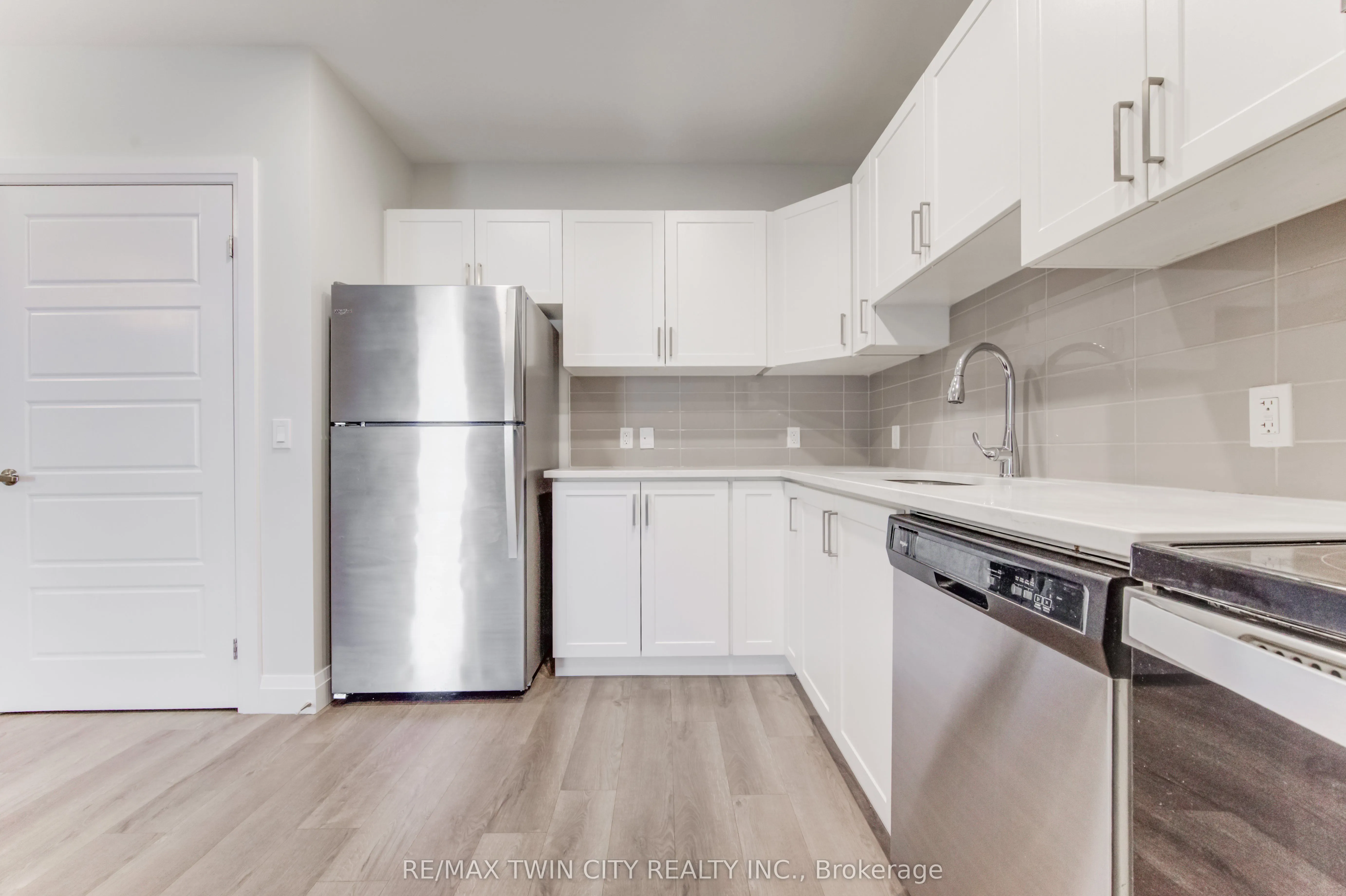 5 Wake Robin Drive, #303