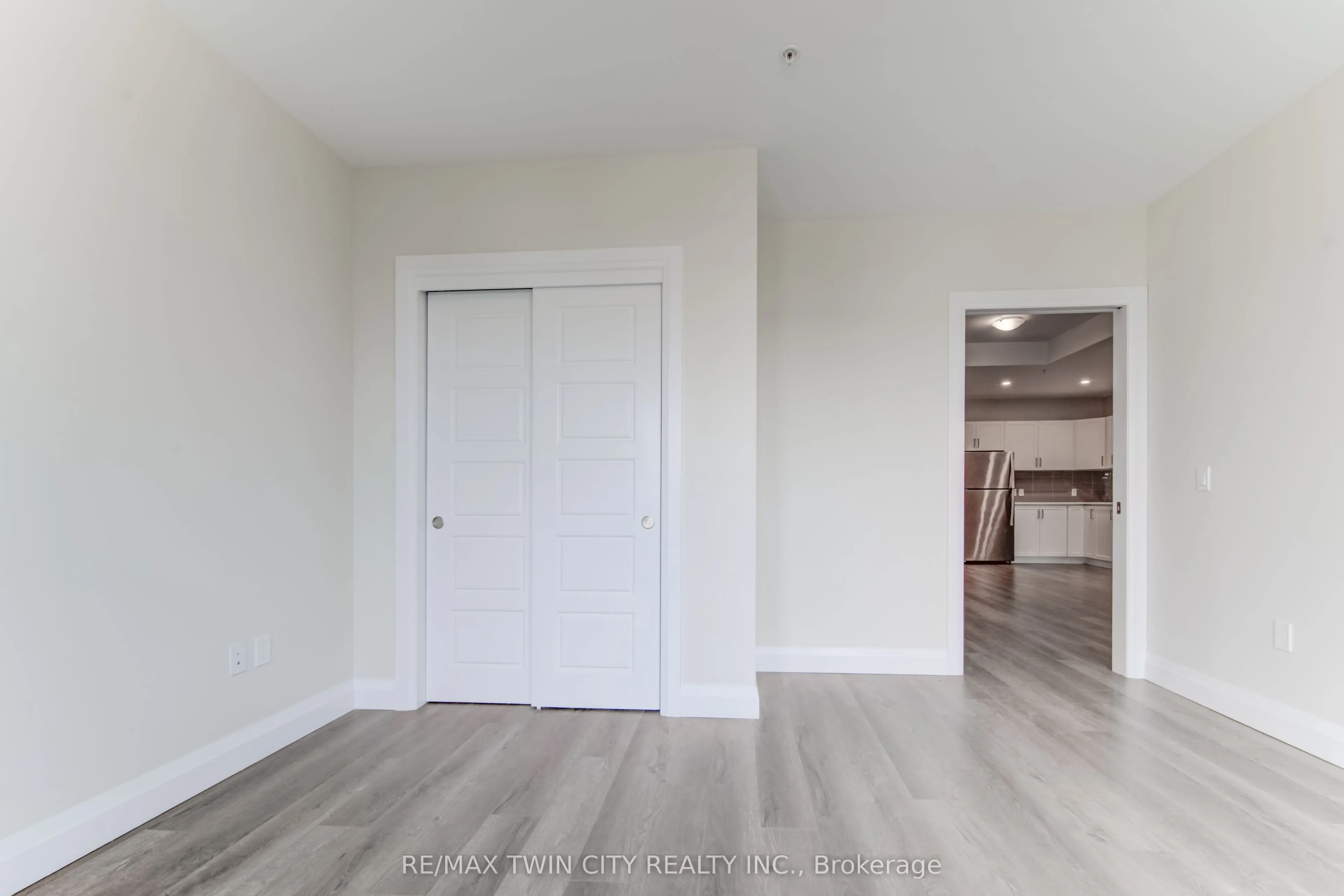 5 Wake Robin Drive, #303