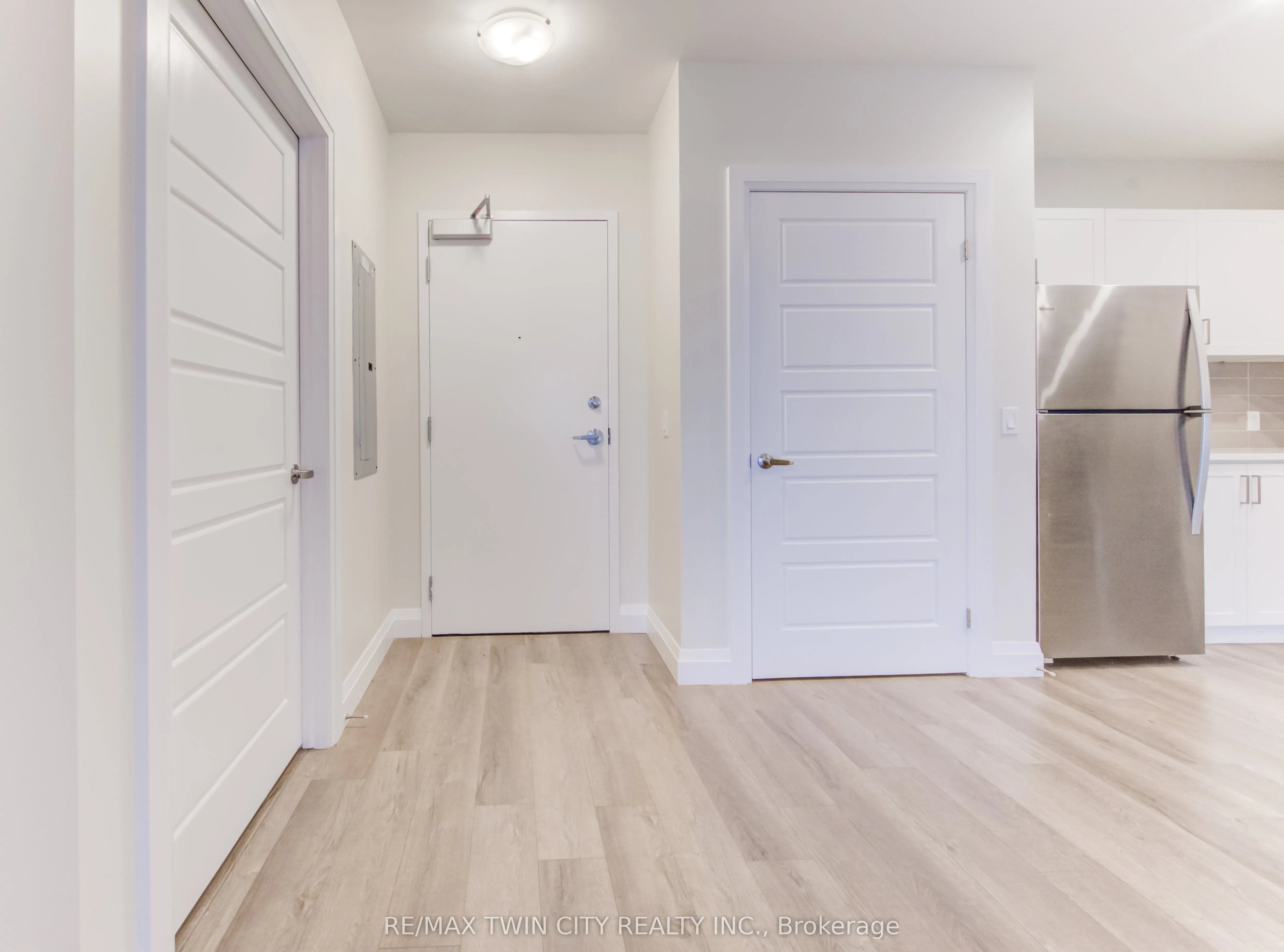 5 Wake Robin Drive, #303