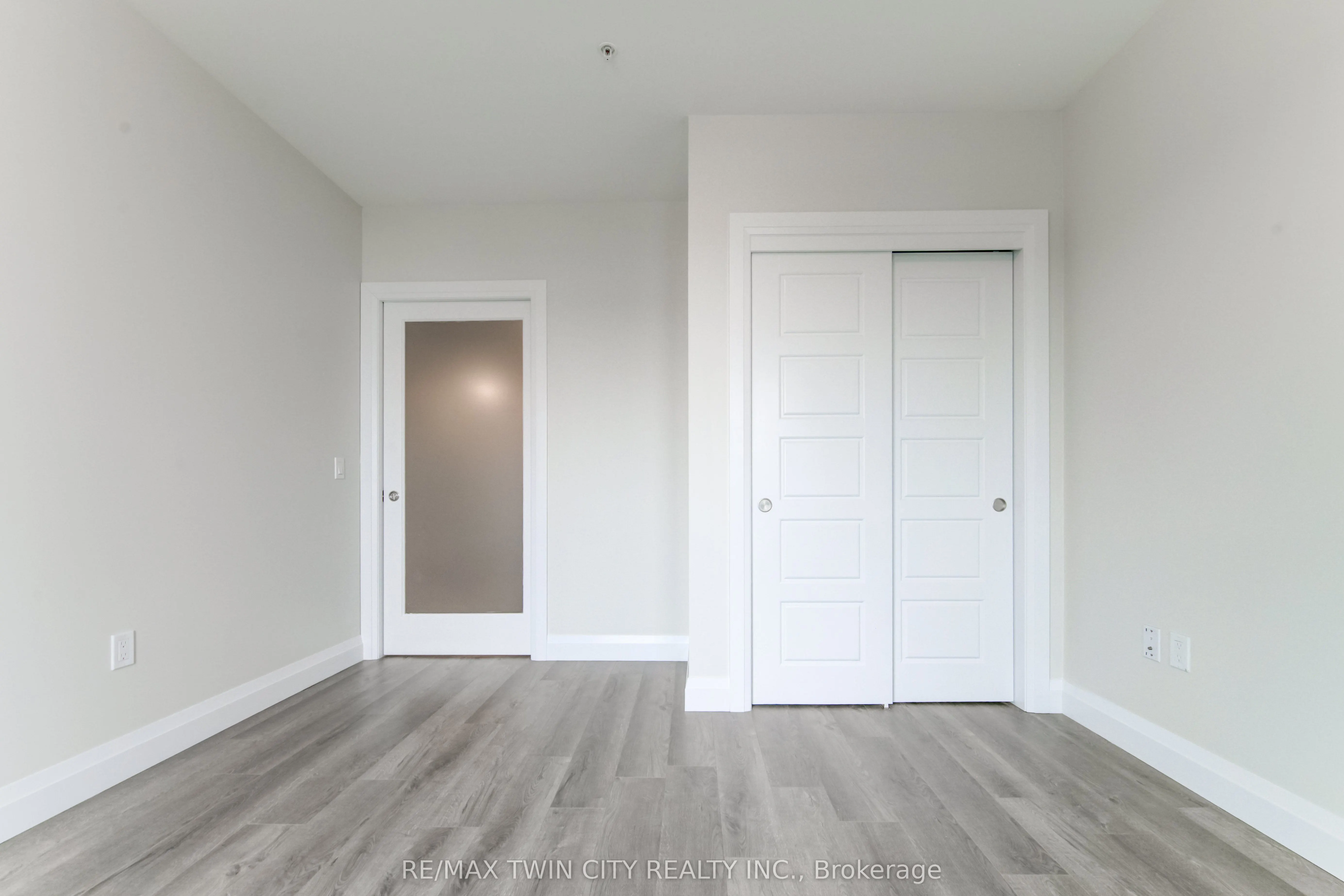 5 Wake Robin Drive, #303