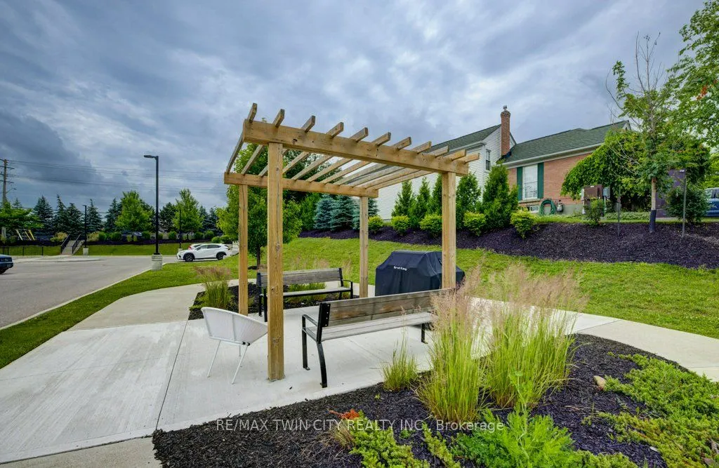 5 Wake Robin Drive, #303