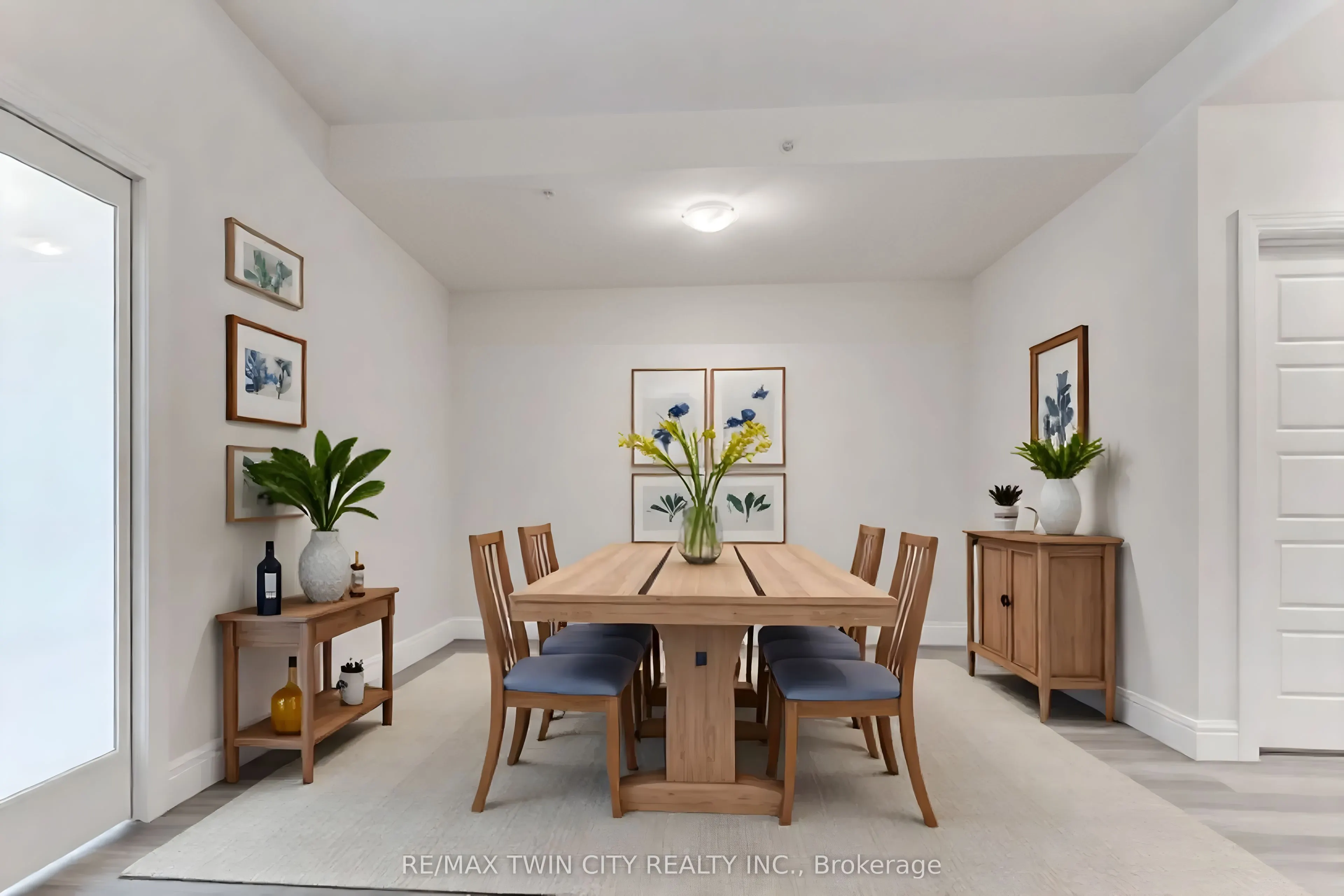 5 Wake Robin Drive, #303
