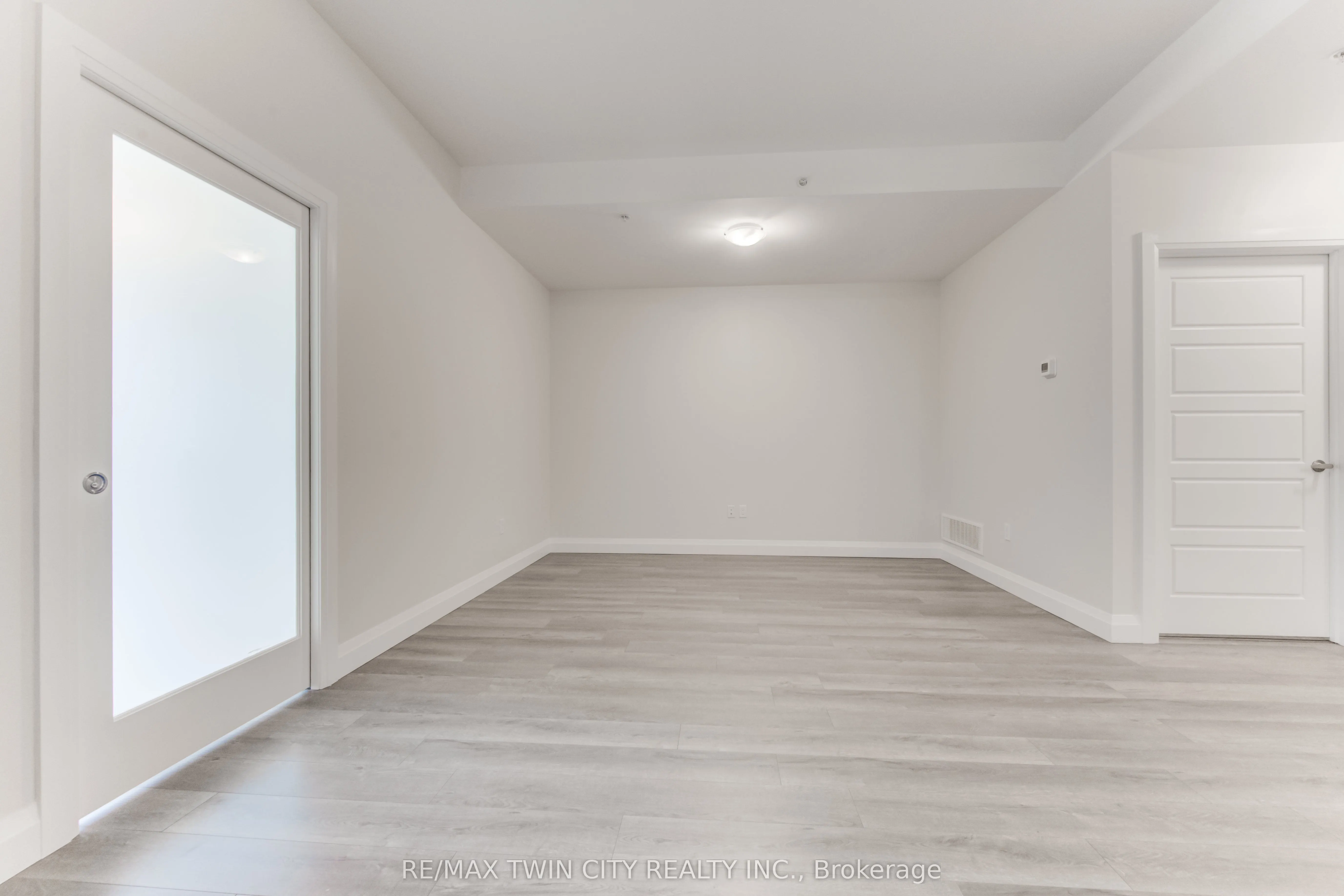 5 Wake Robin Drive, #303