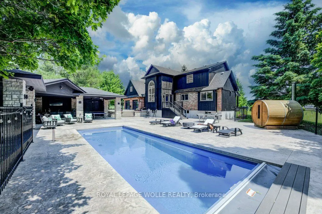 8466 Sideroad 30