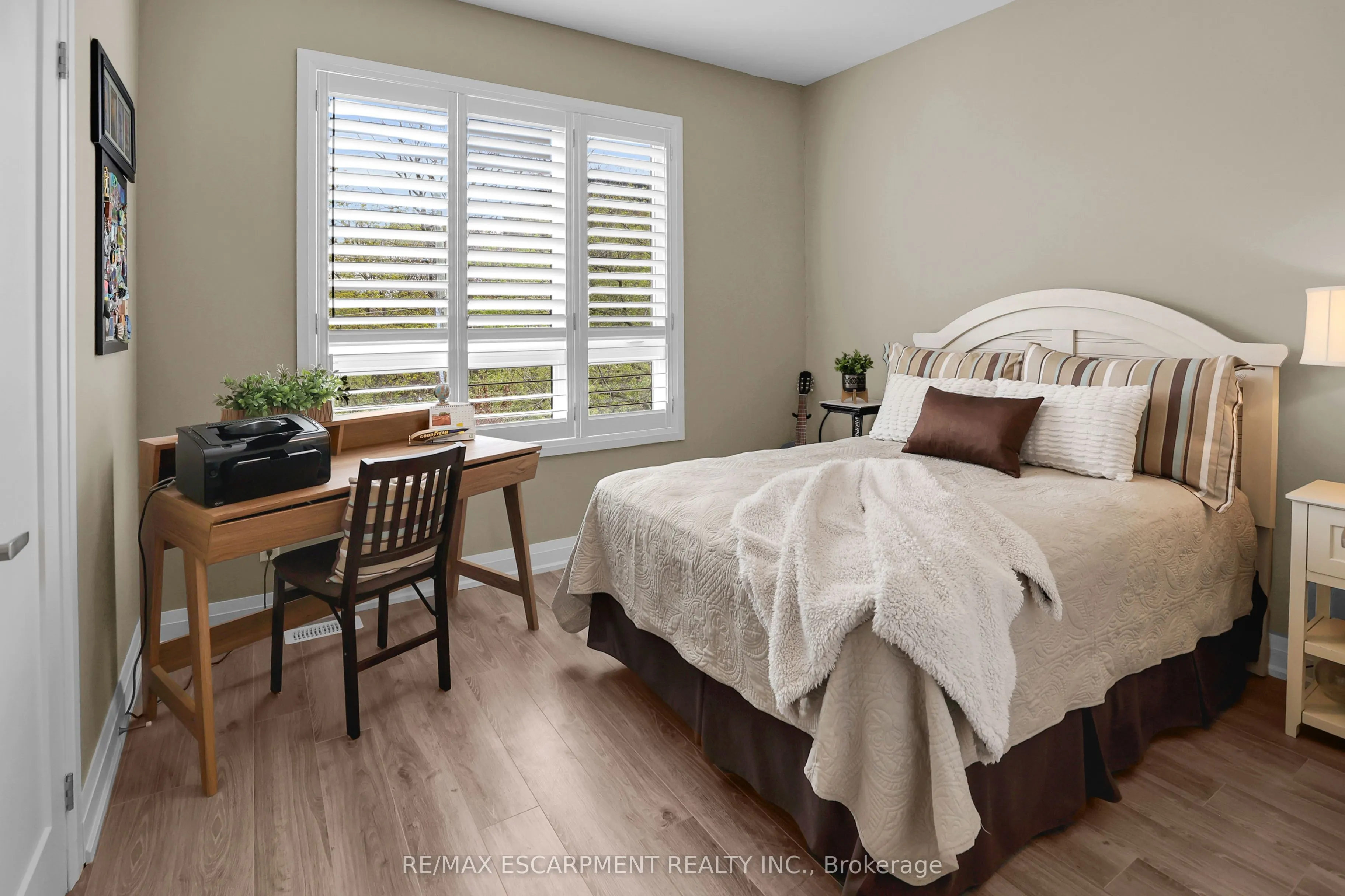 39 Robinson Street N, #4