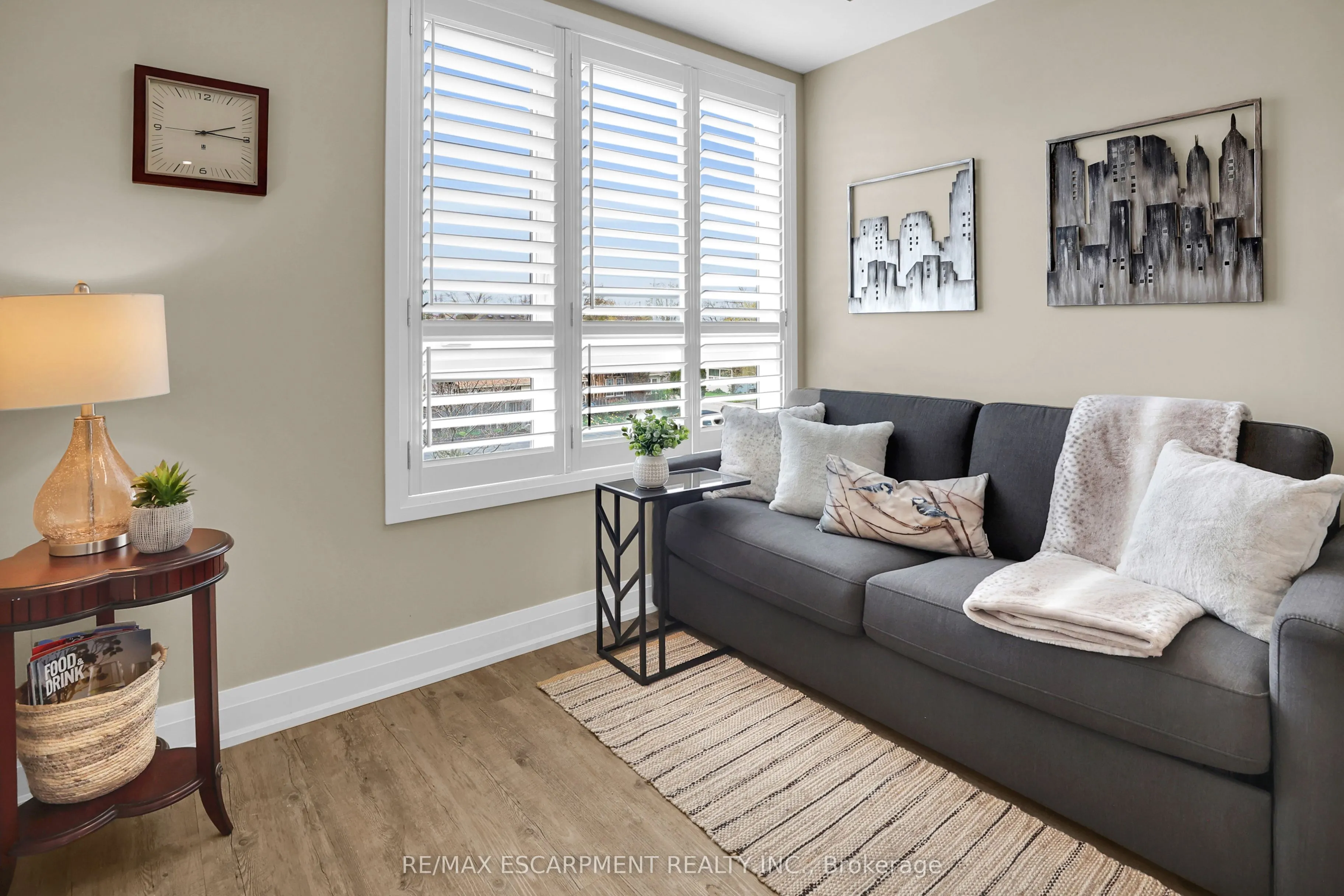 39 Robinson Street N, #4