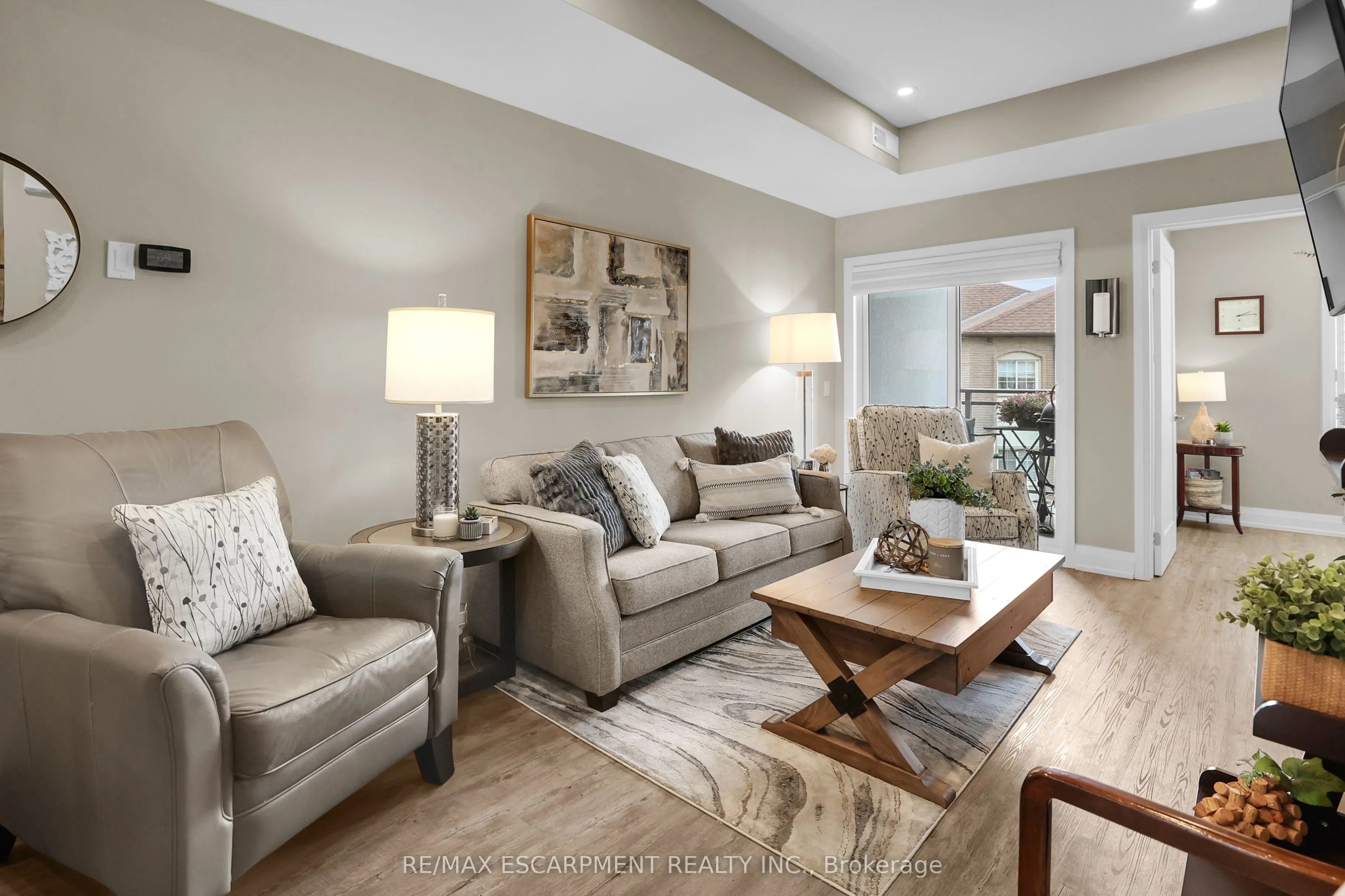 39 Robinson Street N, #4