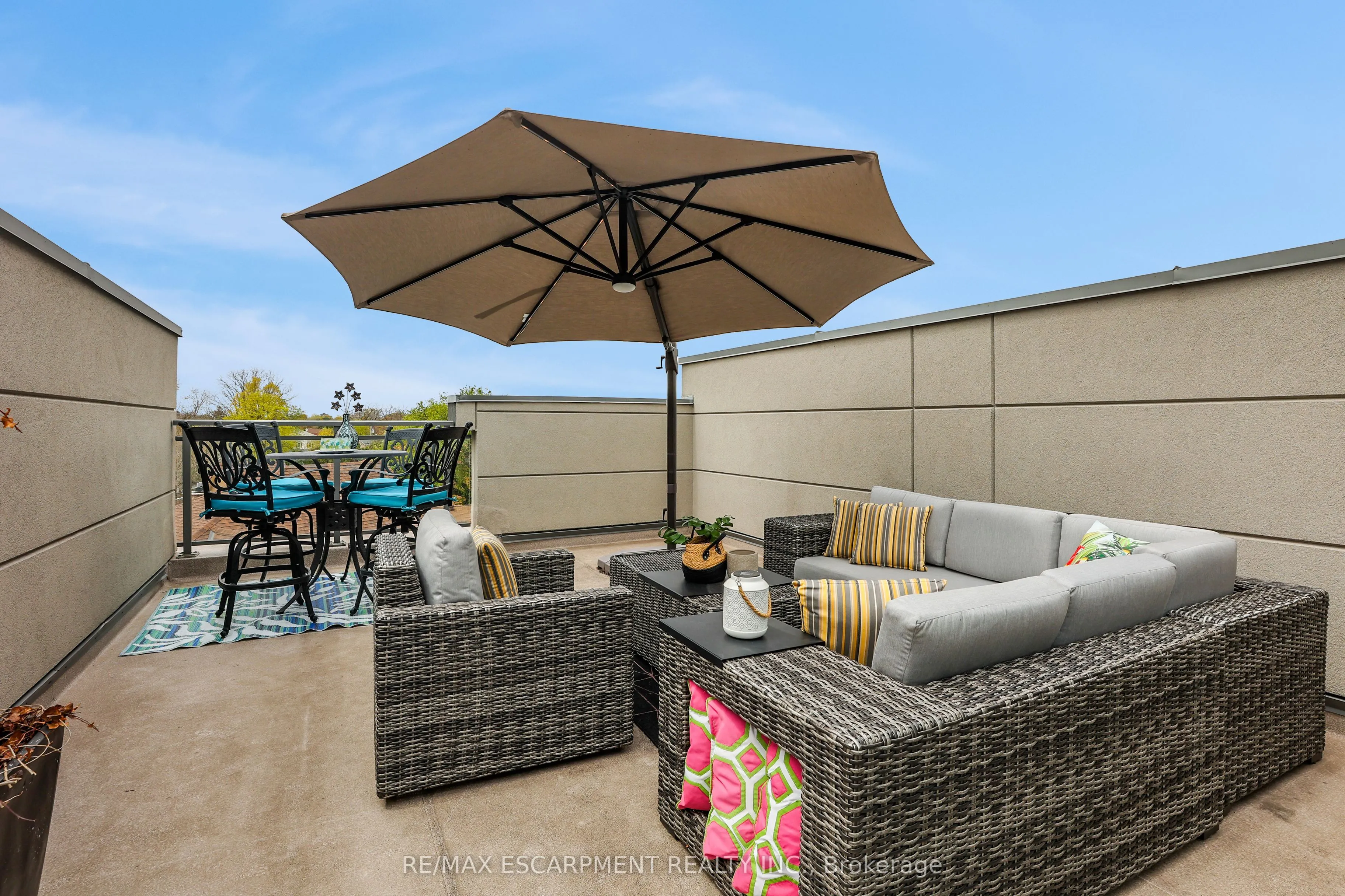 39 Robinson Street N, #4
