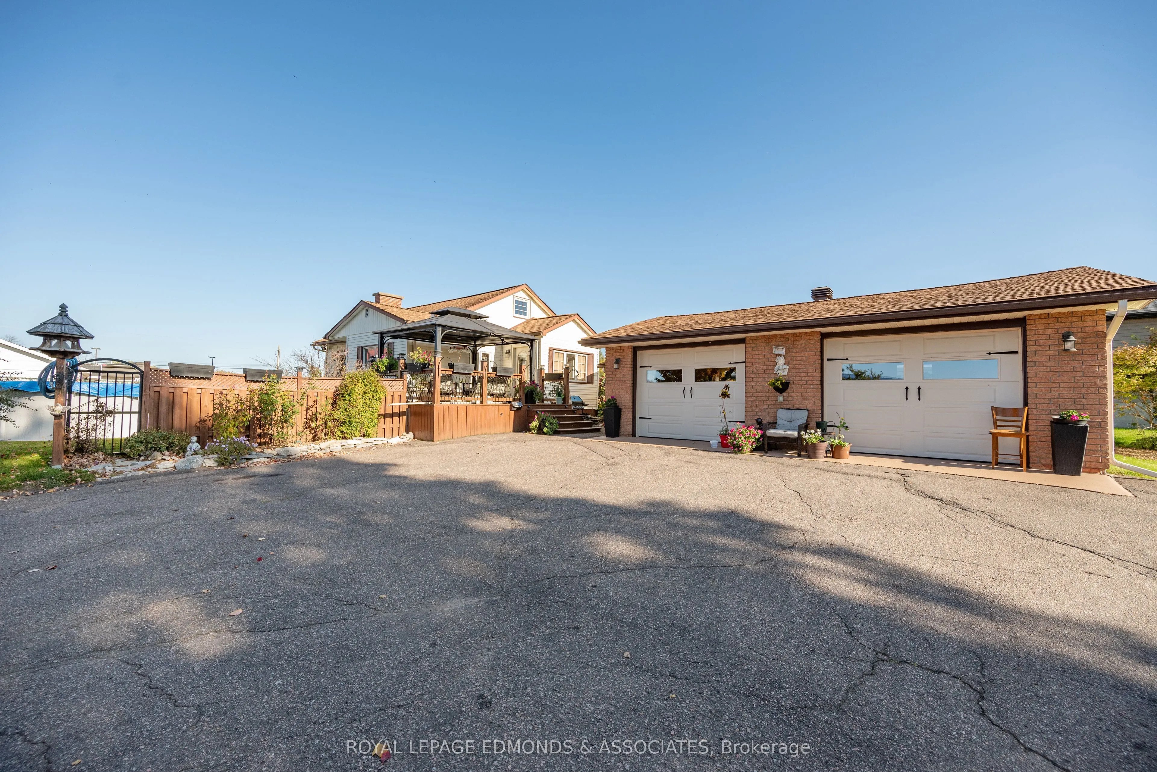 1315 Blakely Crescent W