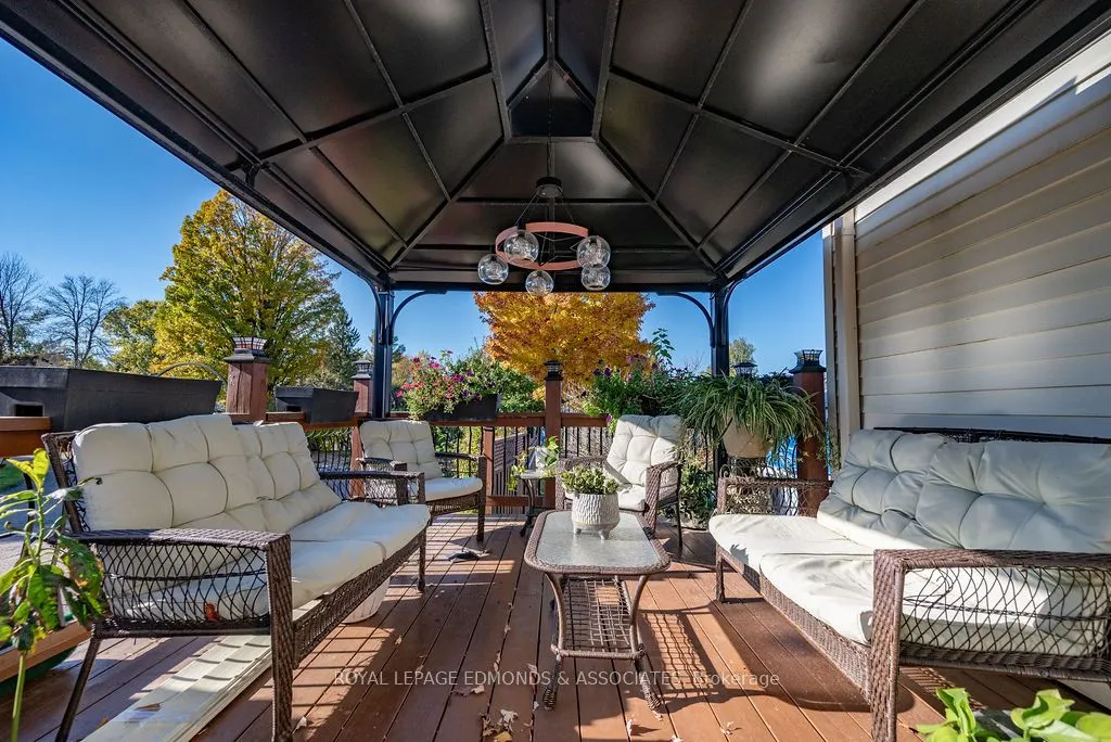 1315 Blakely Crescent W