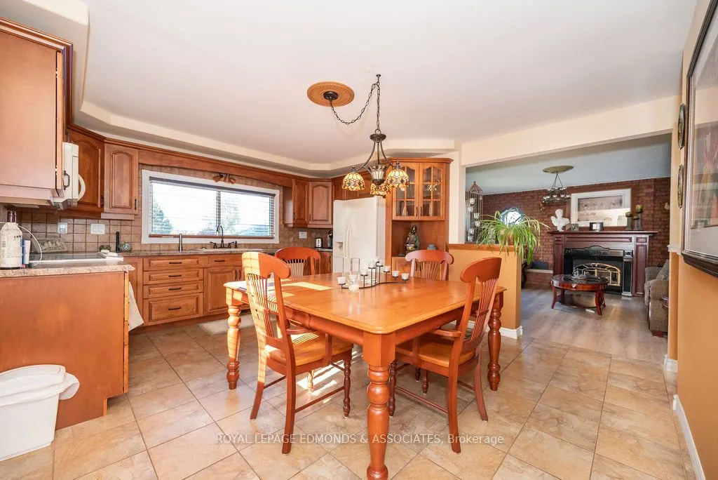 1315 Blakely Crescent W
