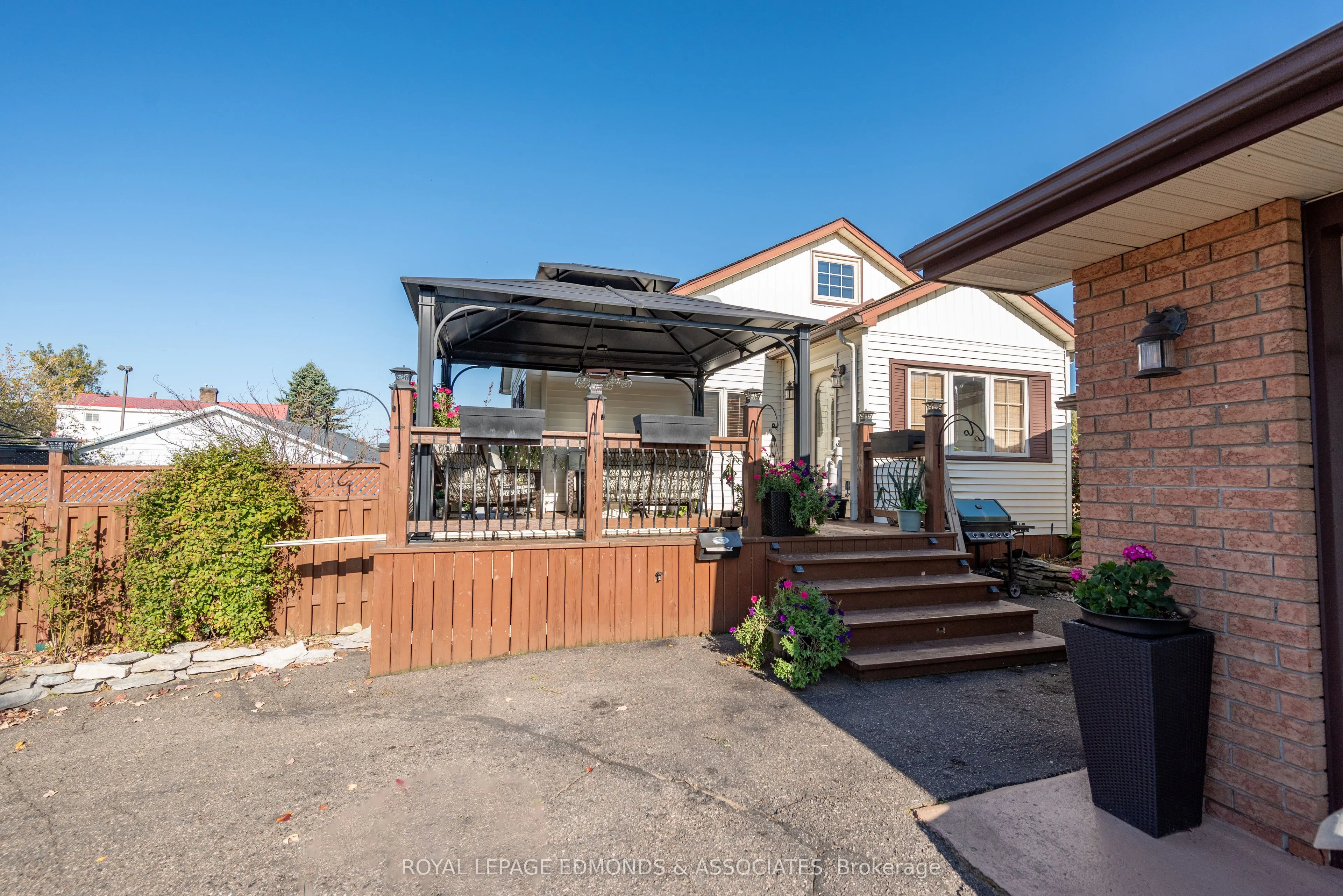 1315 Blakely Crescent W