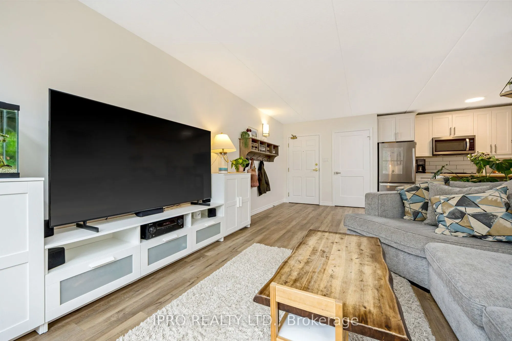 264 Alma Street, #203