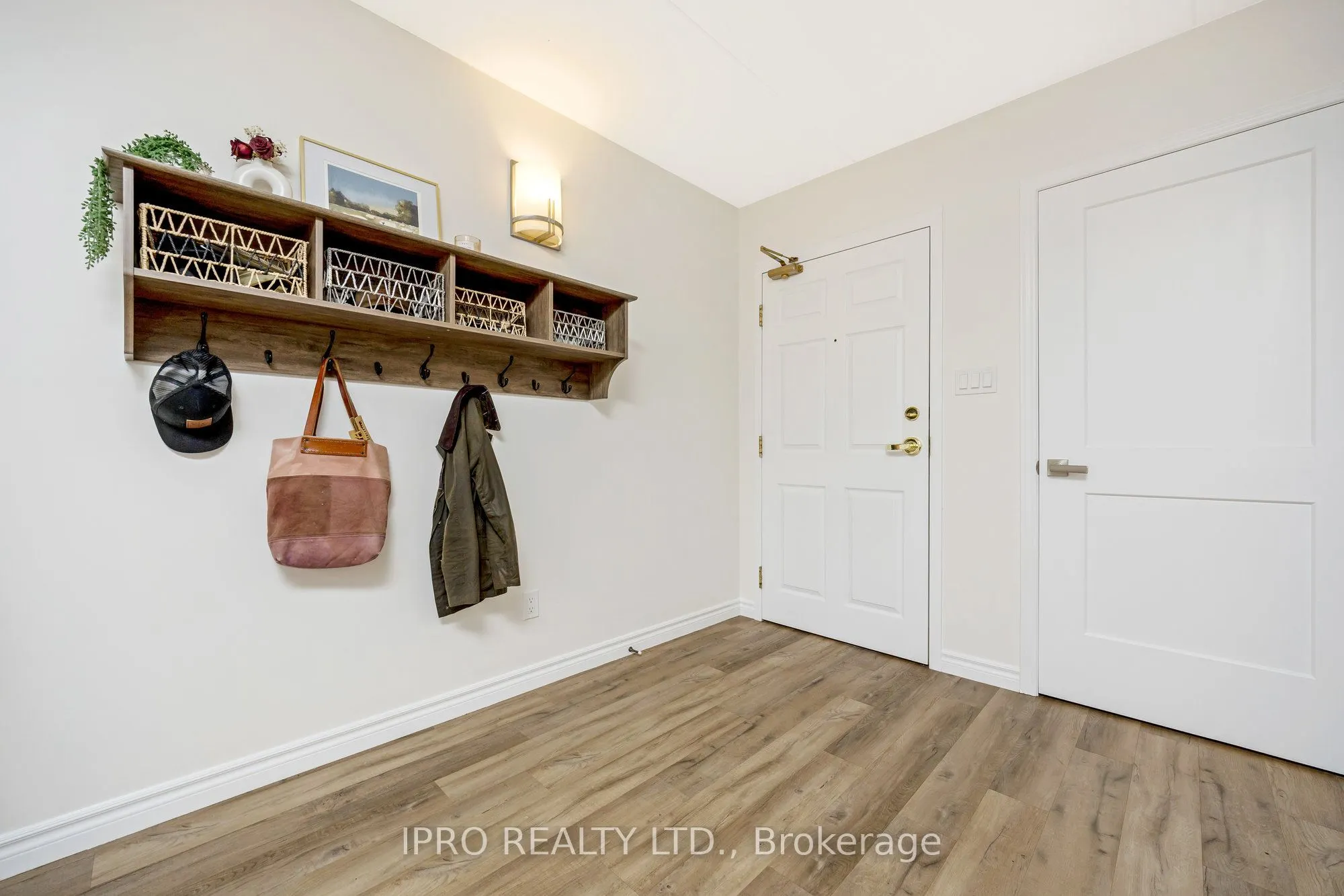 264 Alma Street, #203