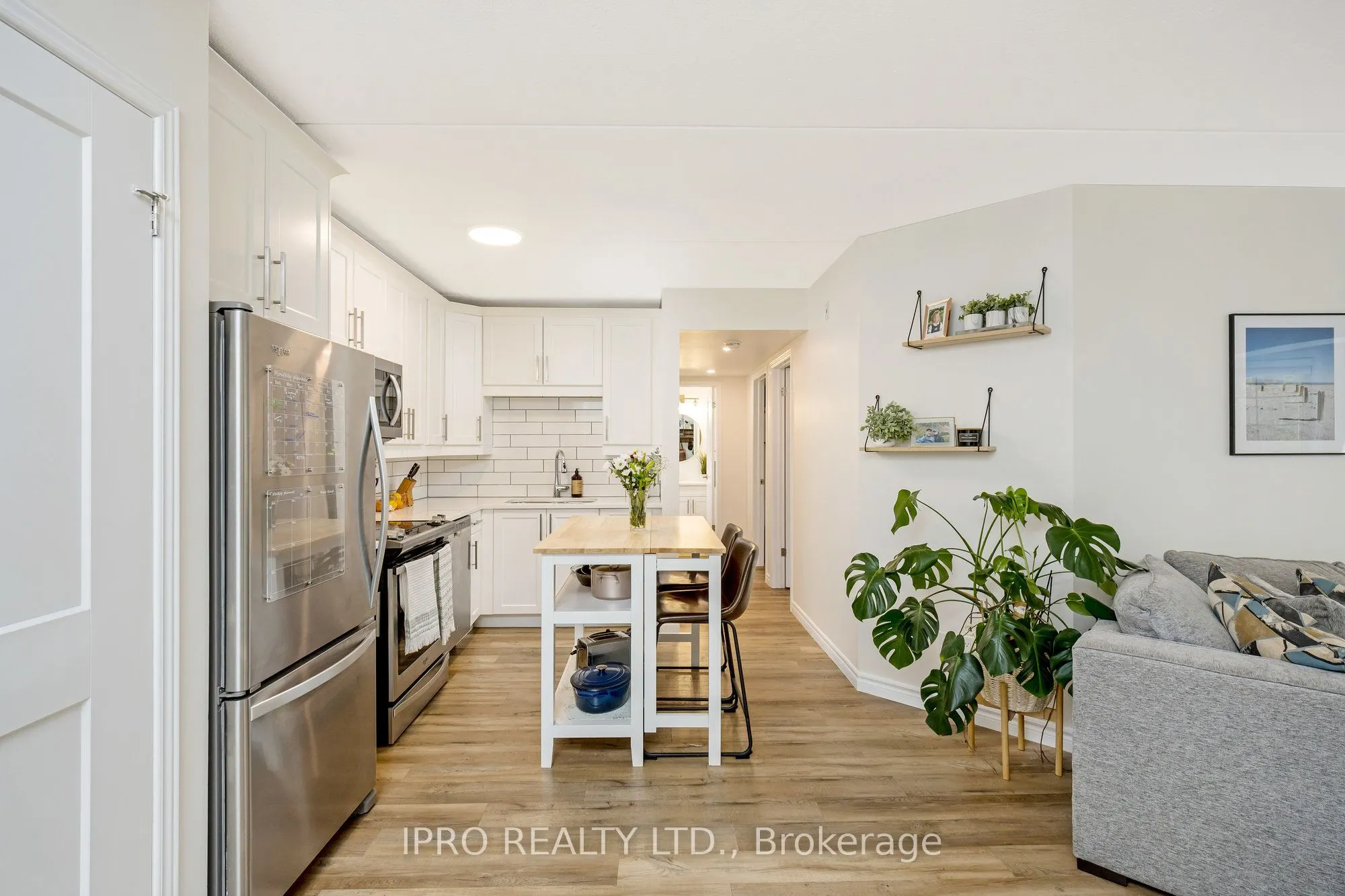 264 Alma Street, #203