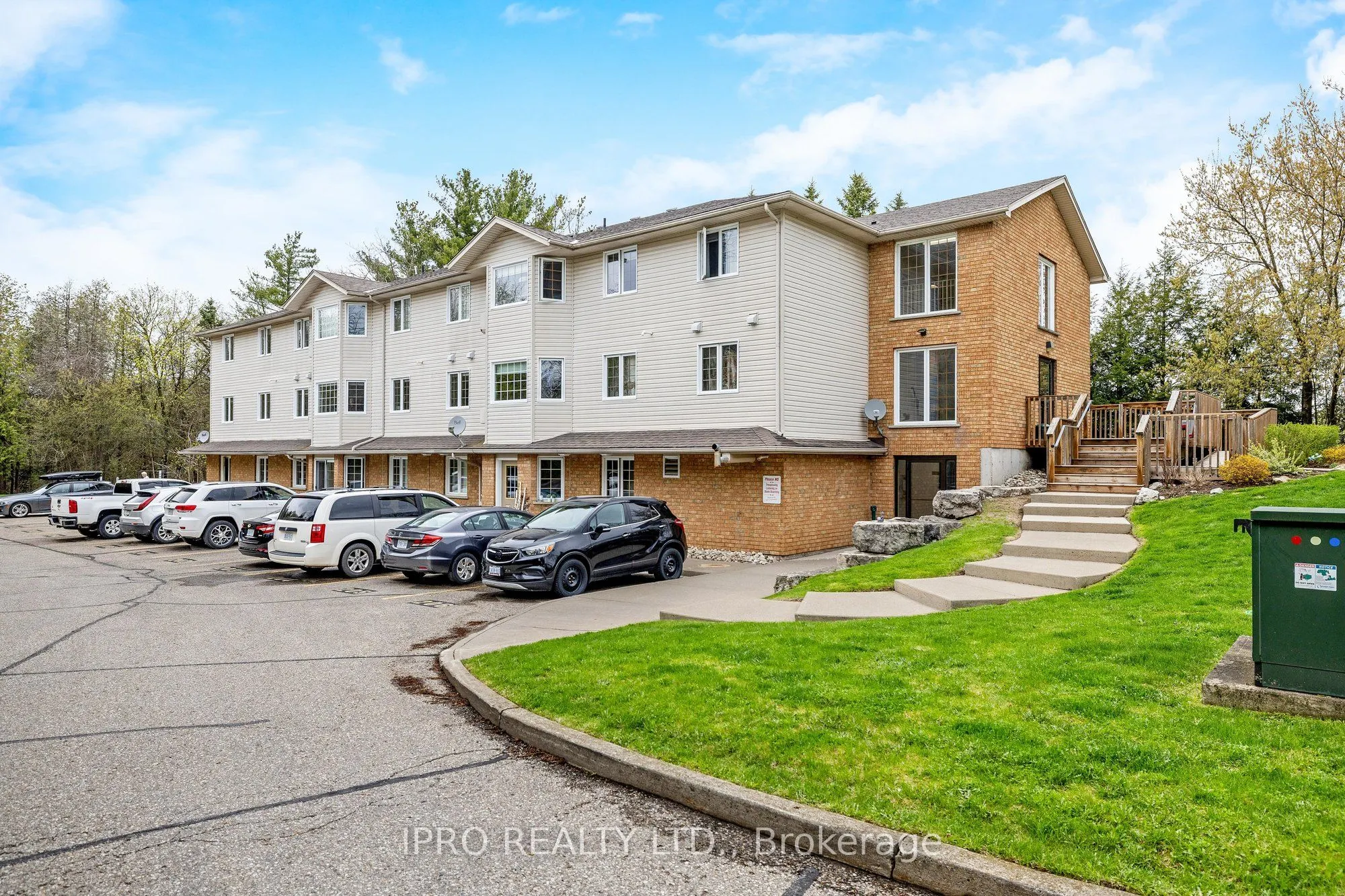 264 Alma Street, #203