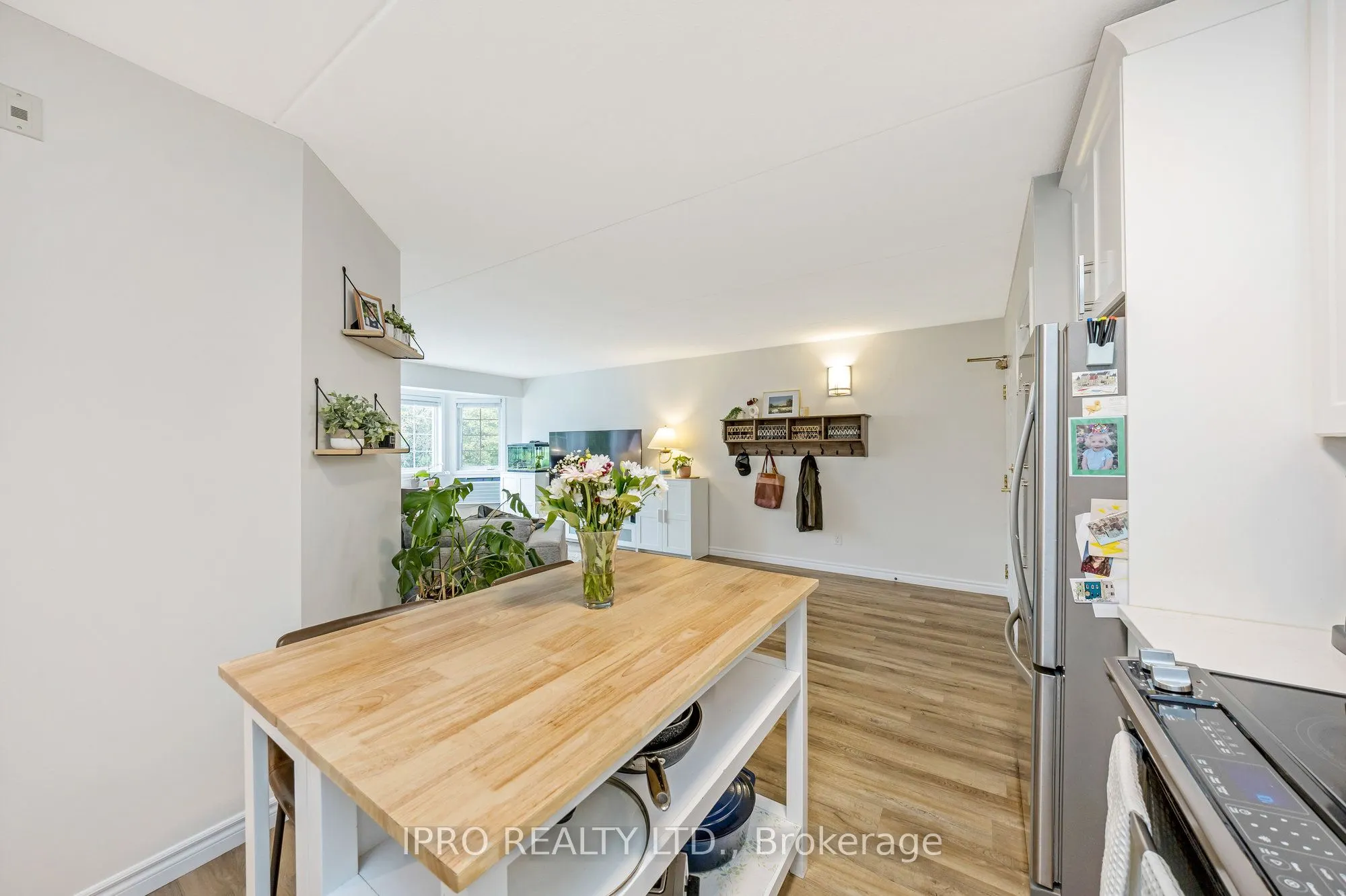 264 Alma Street, #203