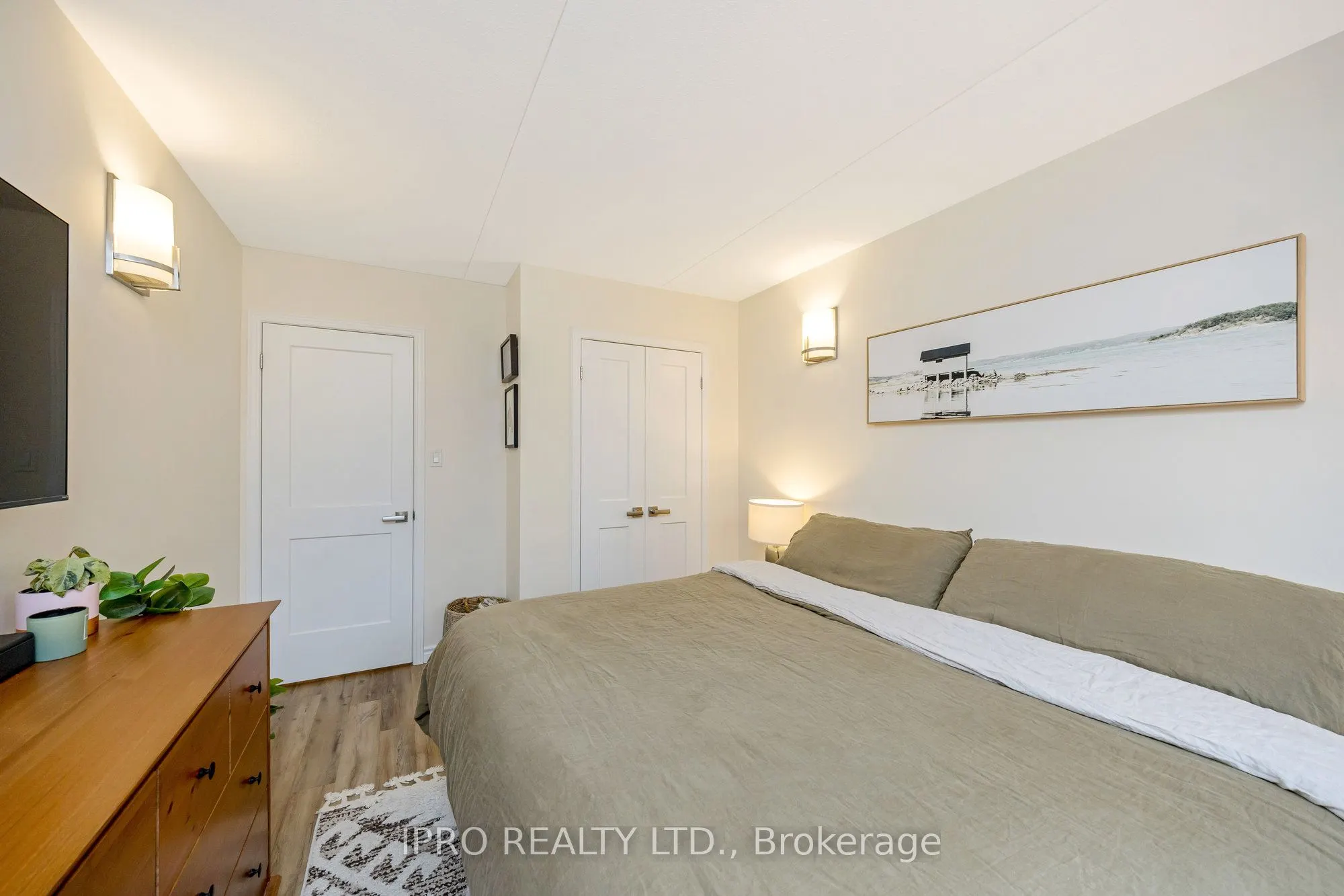 264 Alma Street, #203