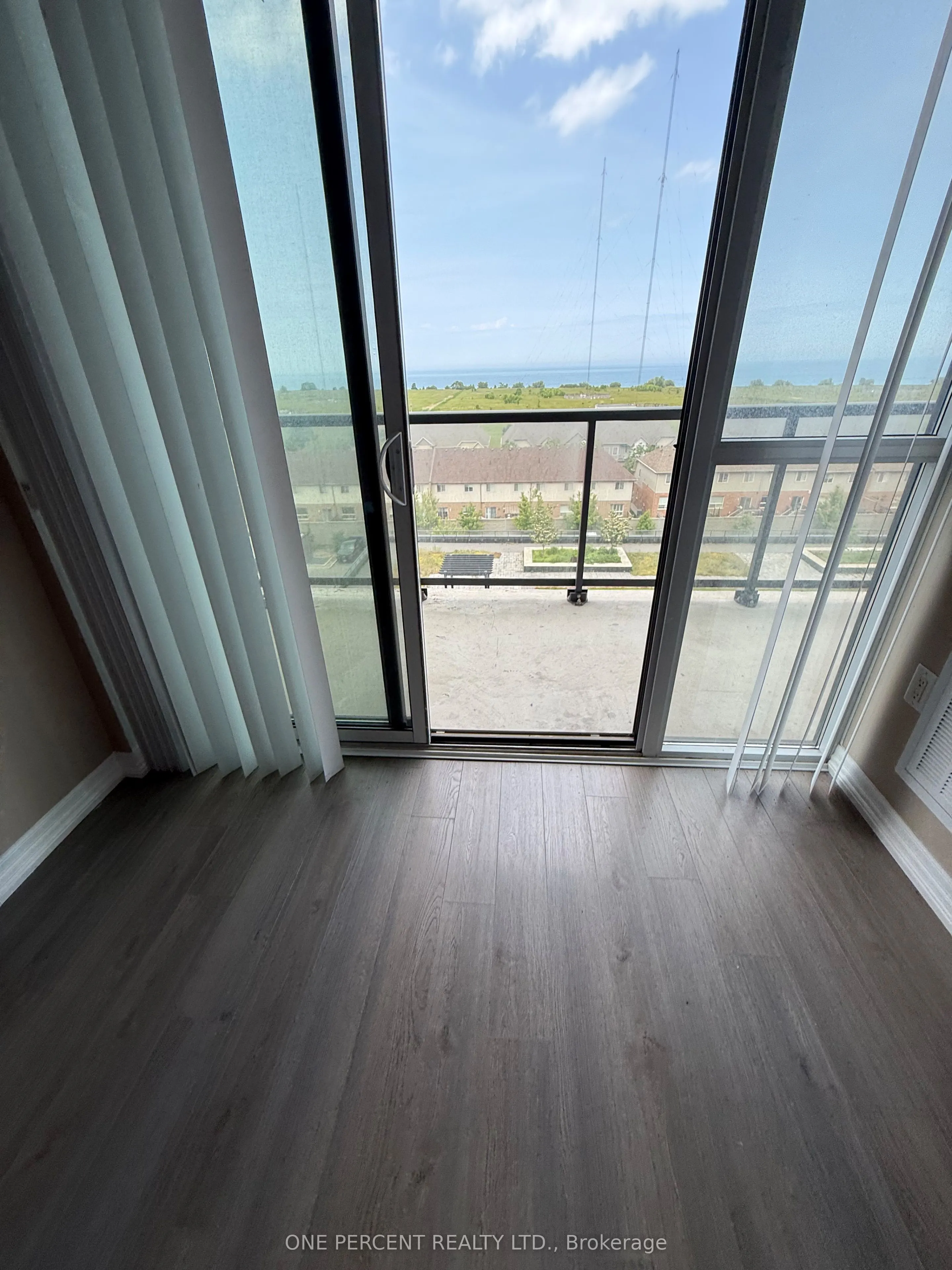560 North Service Road, #605