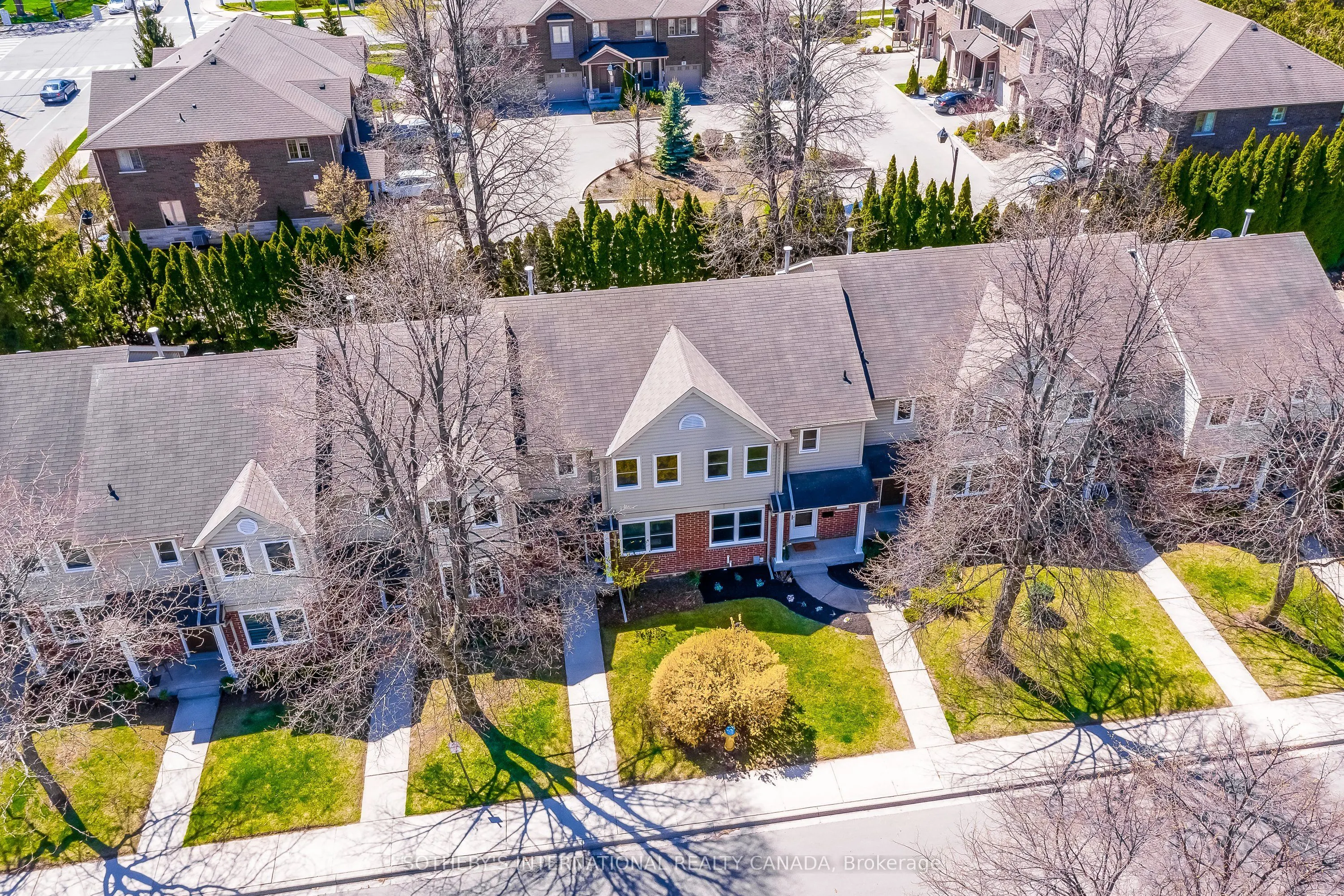 55 Kerman Avenue, #5