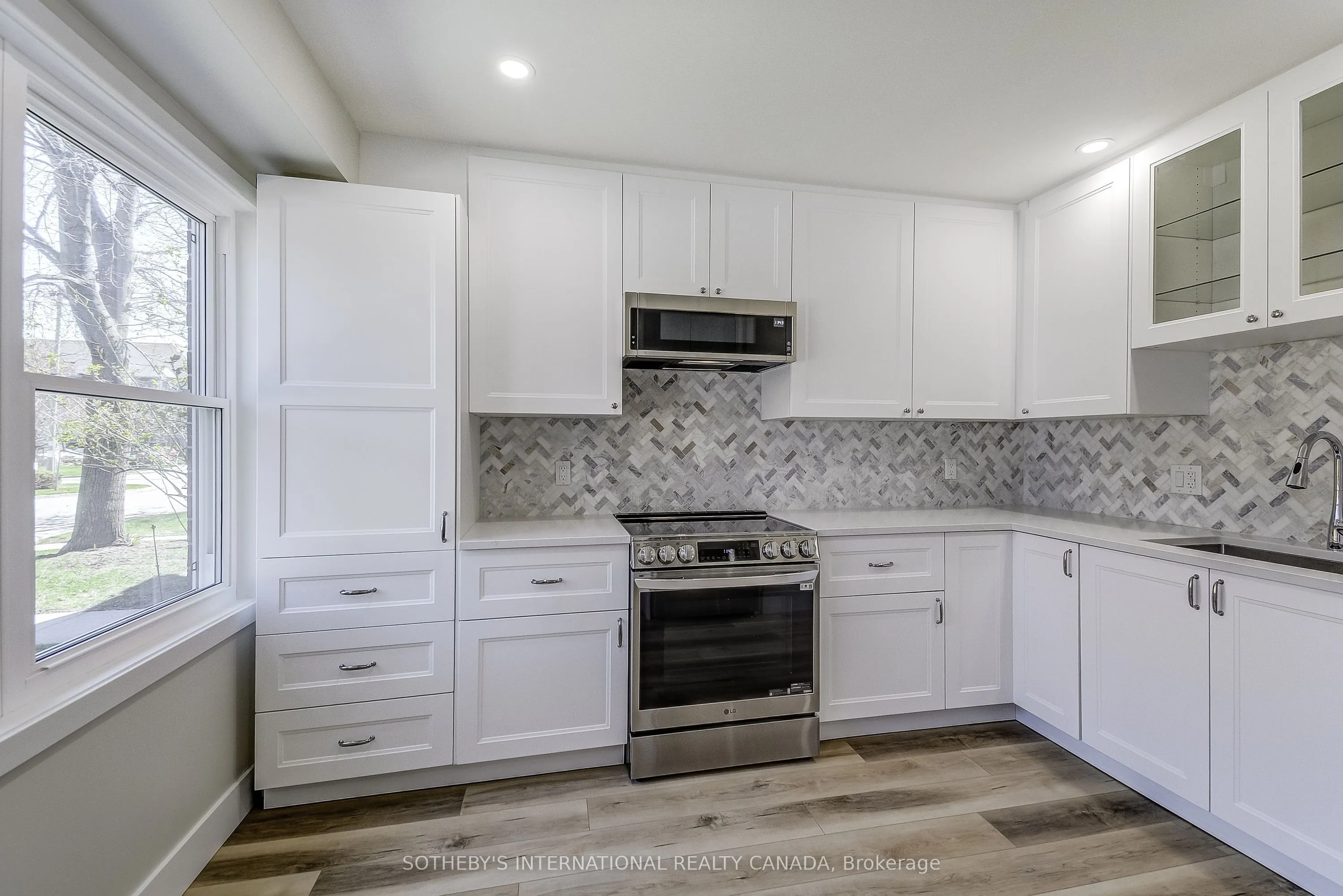 55 Kerman Avenue, #5