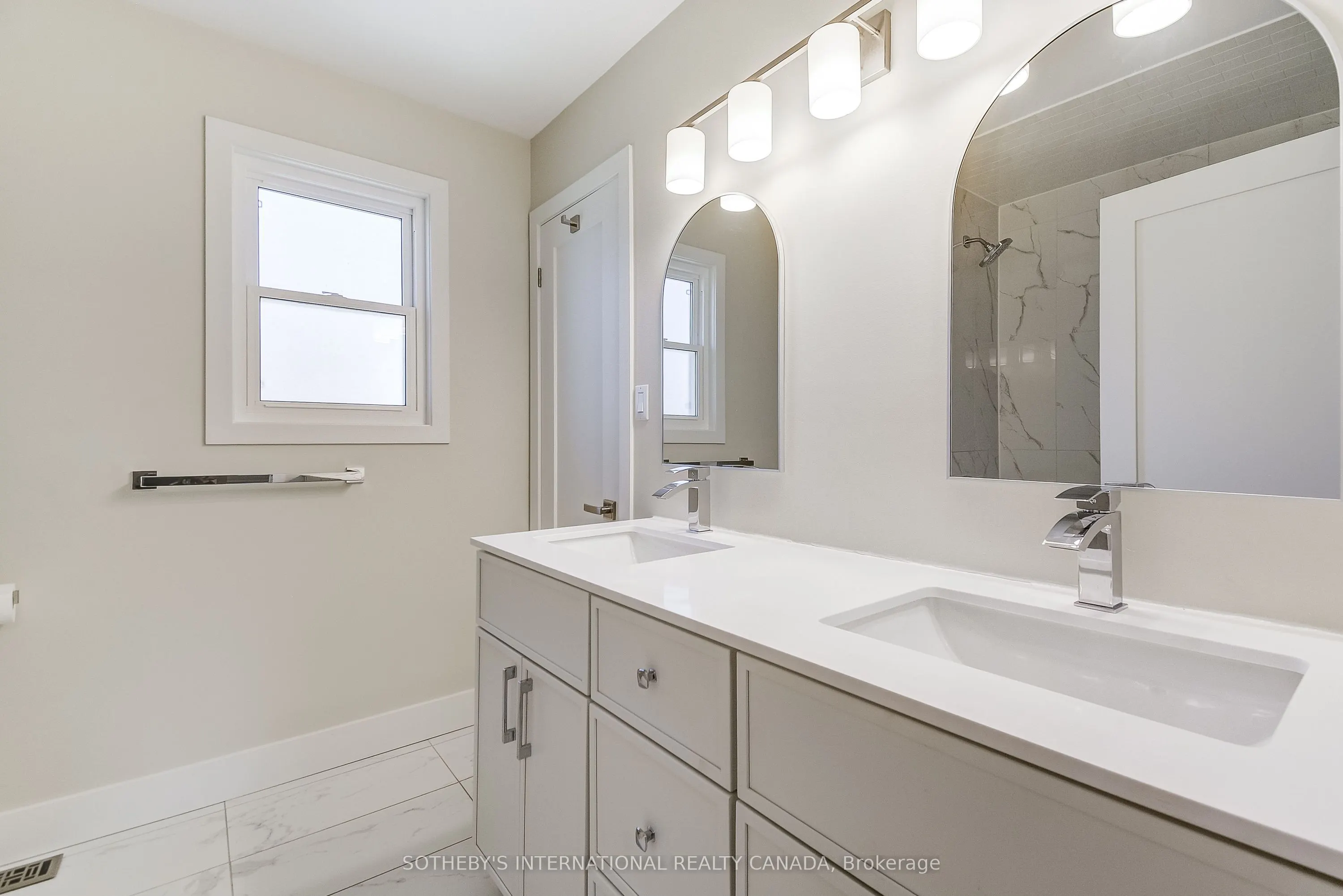 55 Kerman Avenue, #5