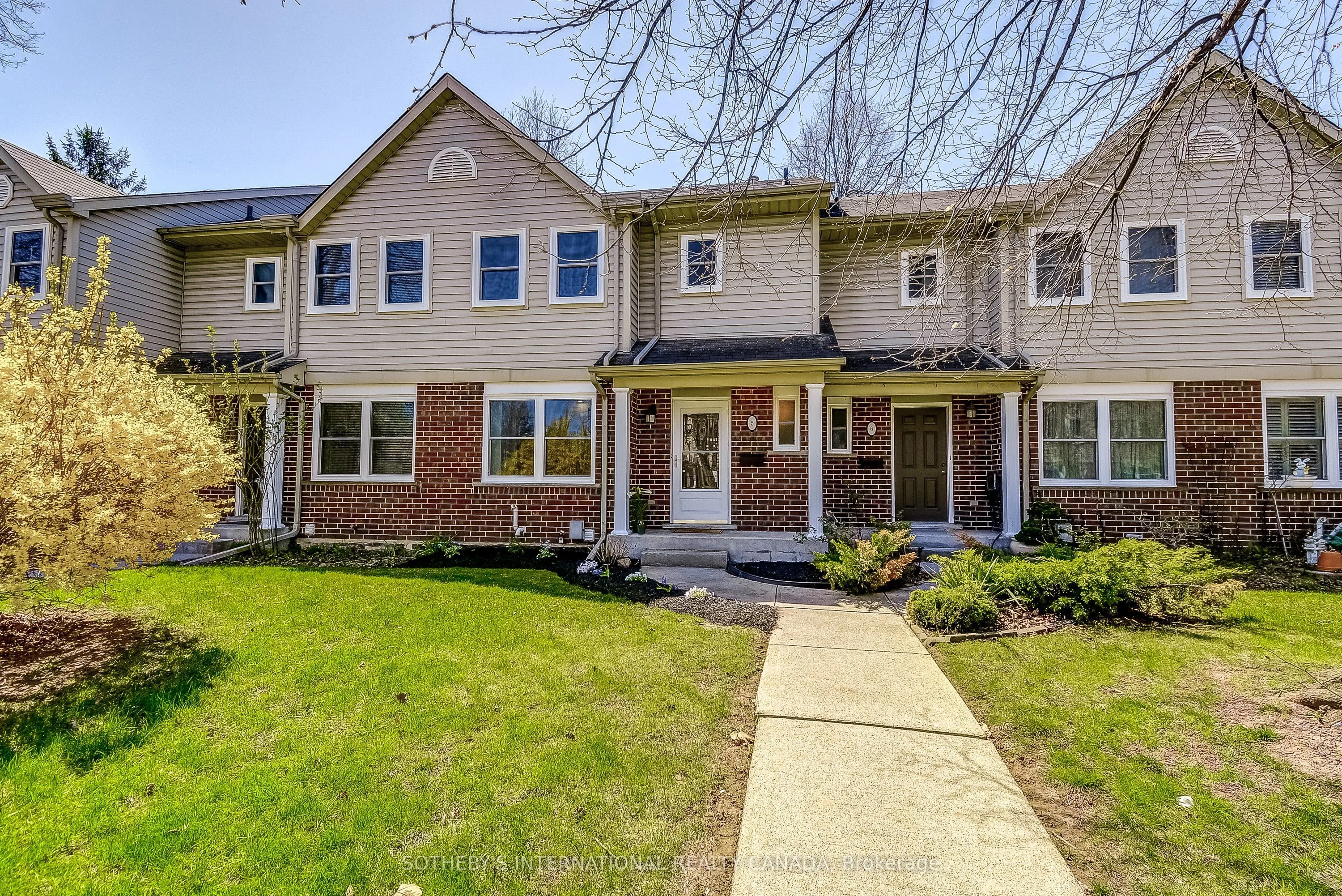 55 Kerman Avenue, #5